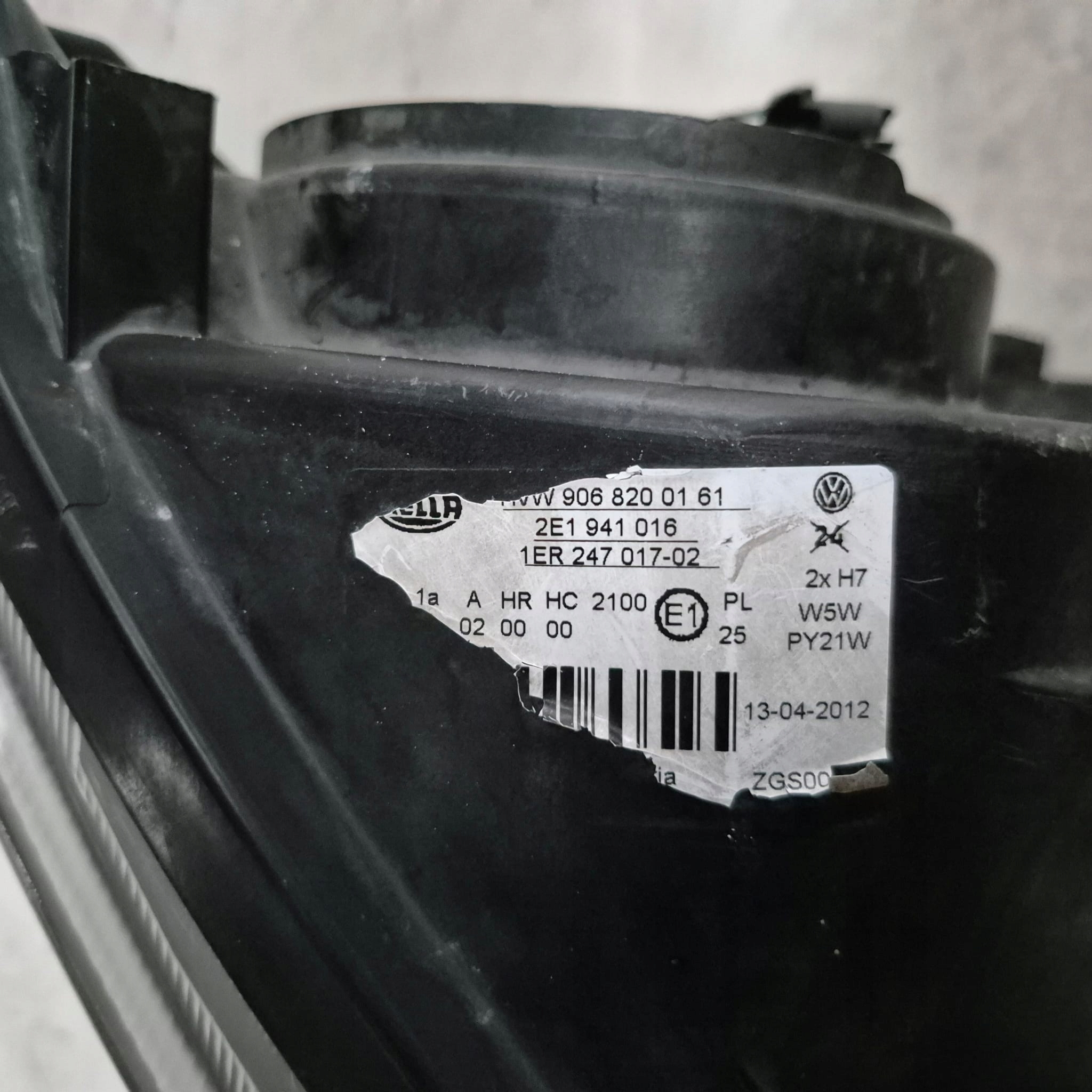 VW CRAFTER and 2E 06- light right front front ZWYKLA 2E1941016