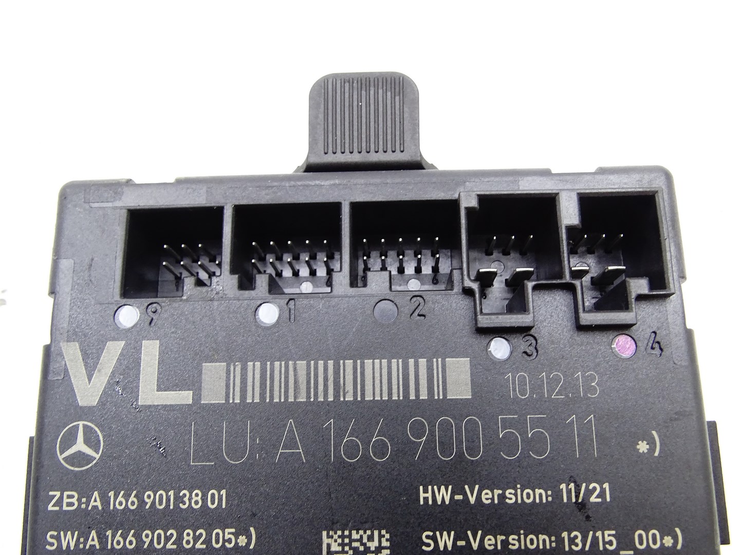 module control unit door left front front MERCEDES GLA X156 A1669005511