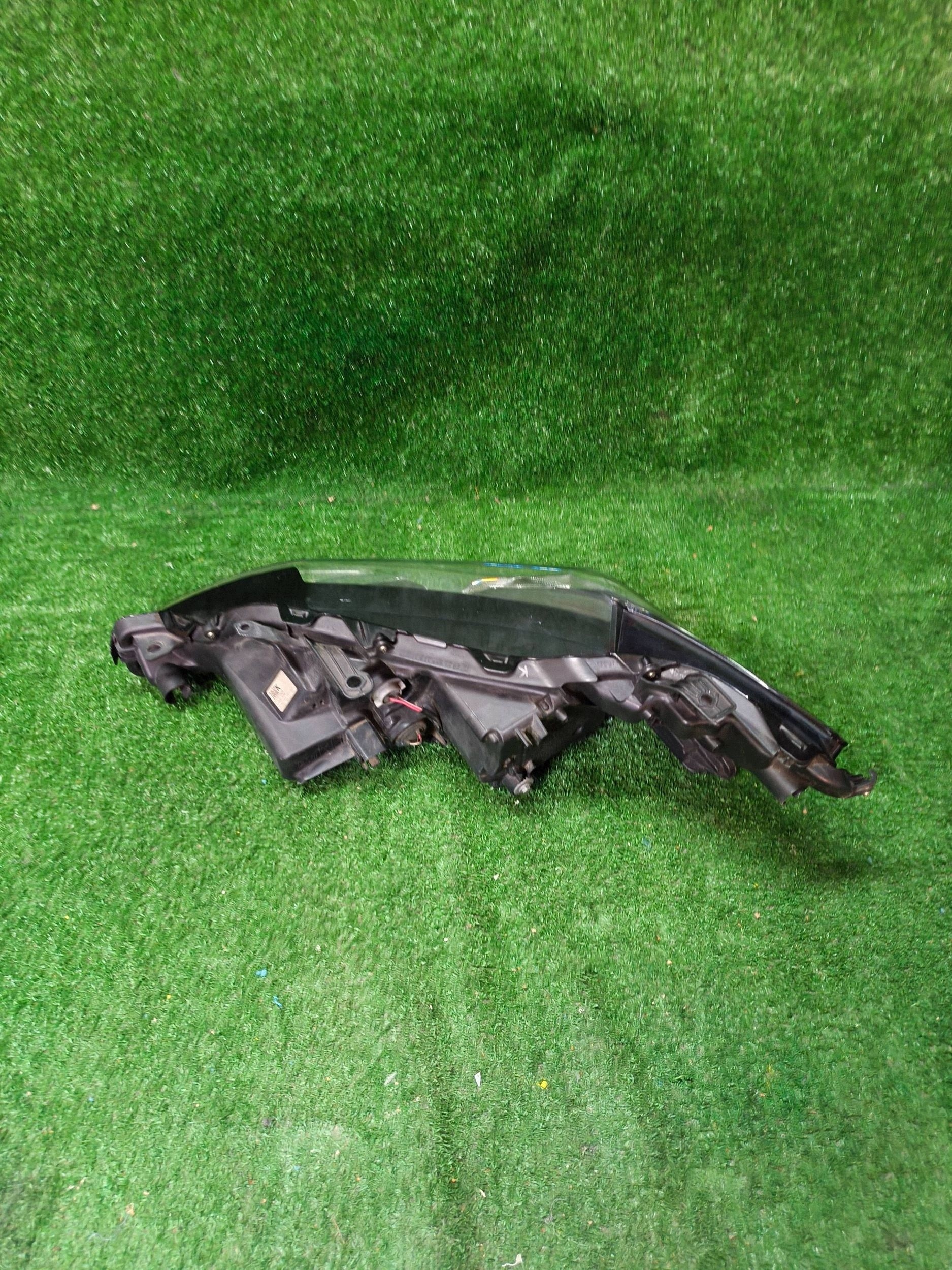 REFLEKTOR right front TOYOTA CAMRY VIII 18- NR.1526