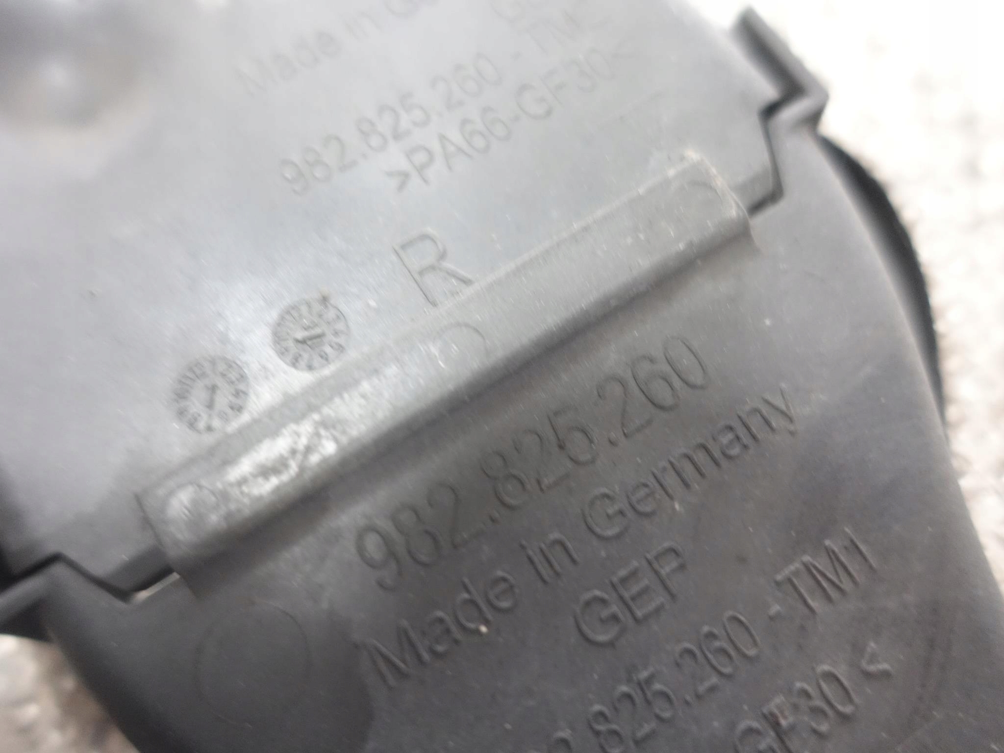 PORSCHE 982 718 GT4 OSLONA PODWOZIA SPOILER TYL Installation side rear