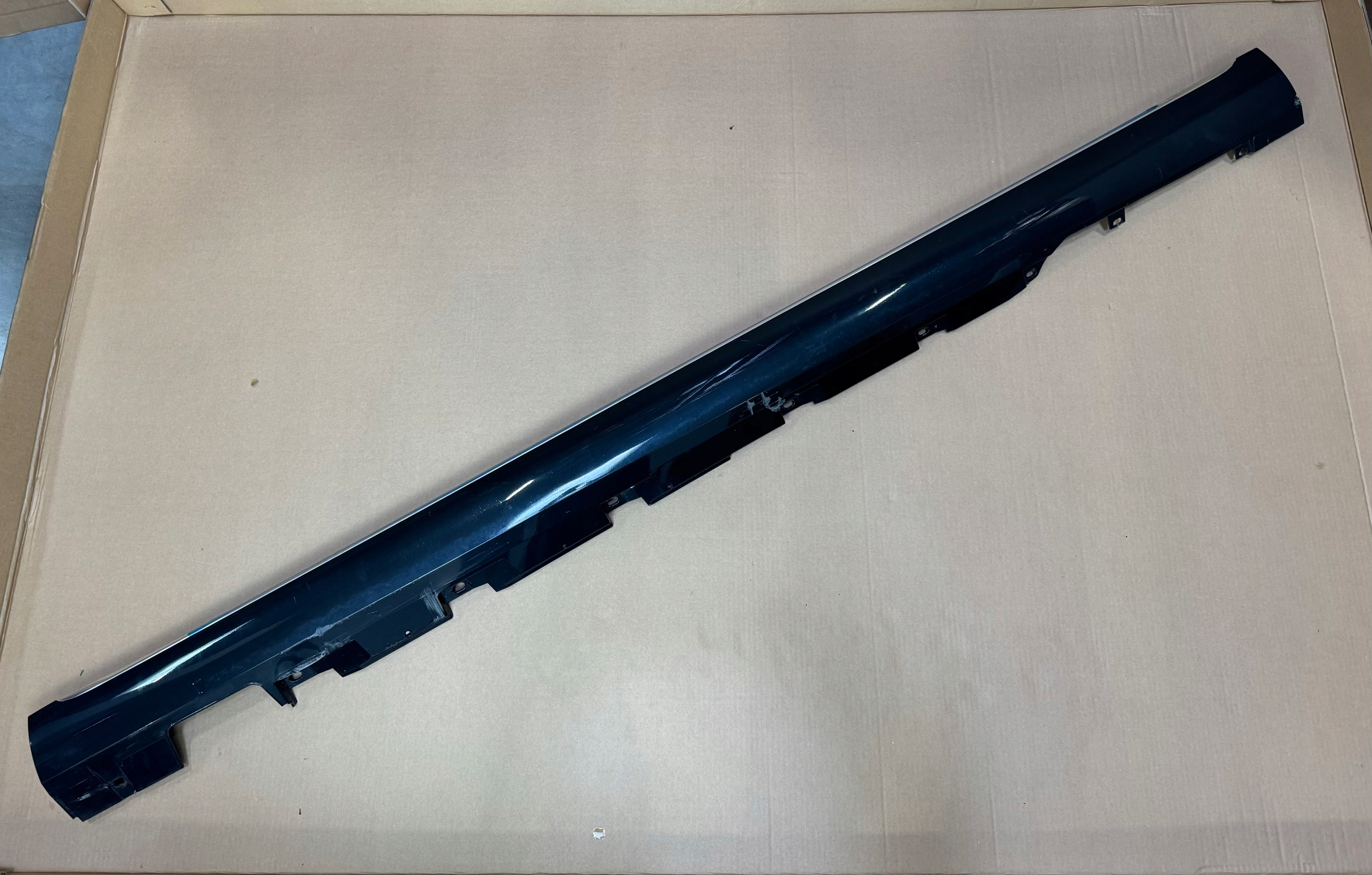 AUDI A8 D4 4H 2017 moulding threshold left 4H4853859B LONG LX7U 72 km
