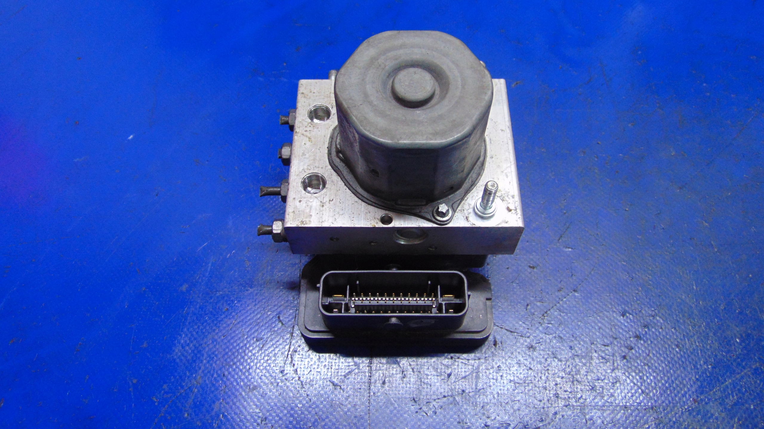 pompa ABS 2.0TDCI FORD TRANSIT MK8 12-20 anno