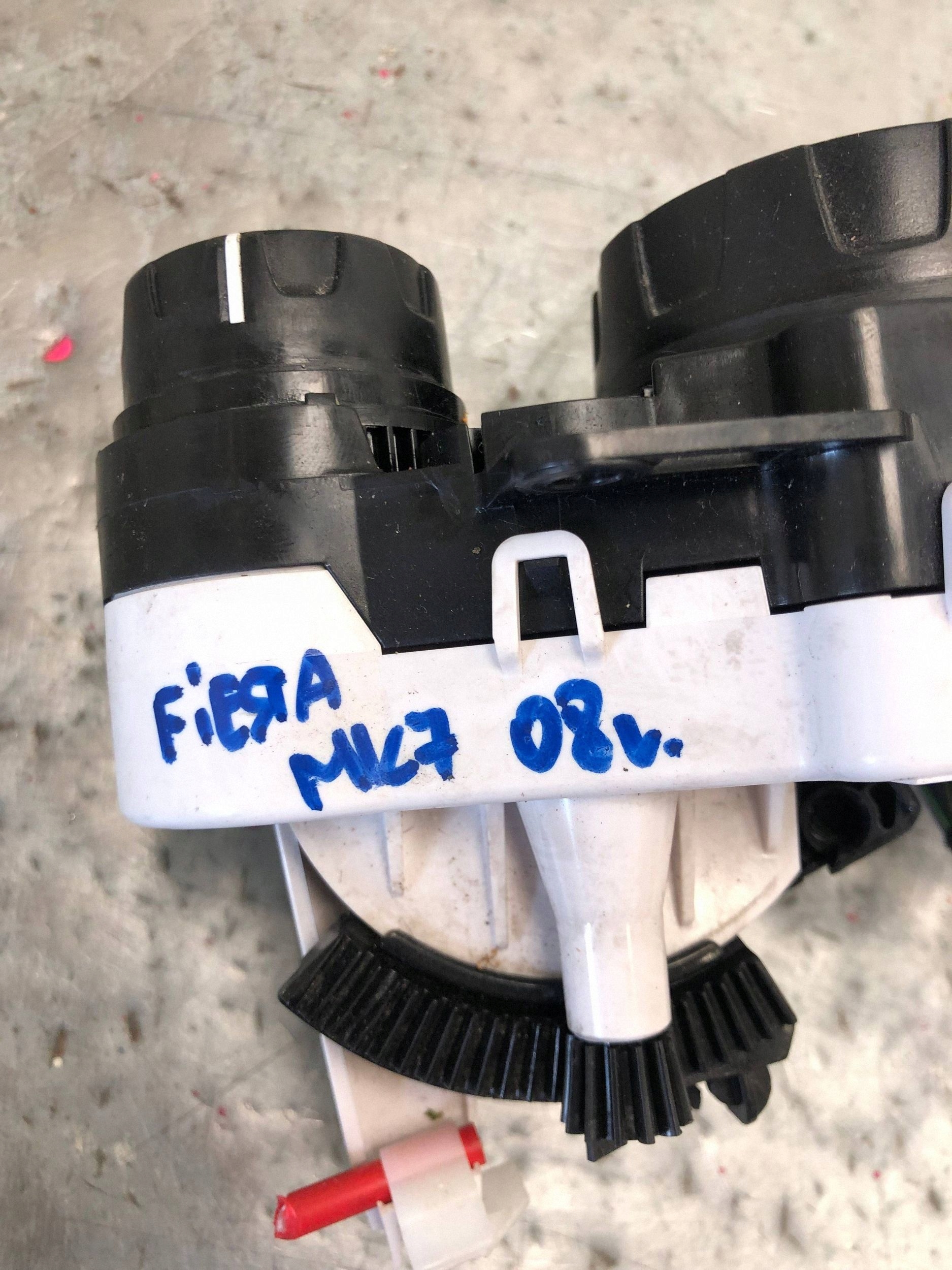 commande de climatisation FORD FIESTA MK7 8A61-19980-AE