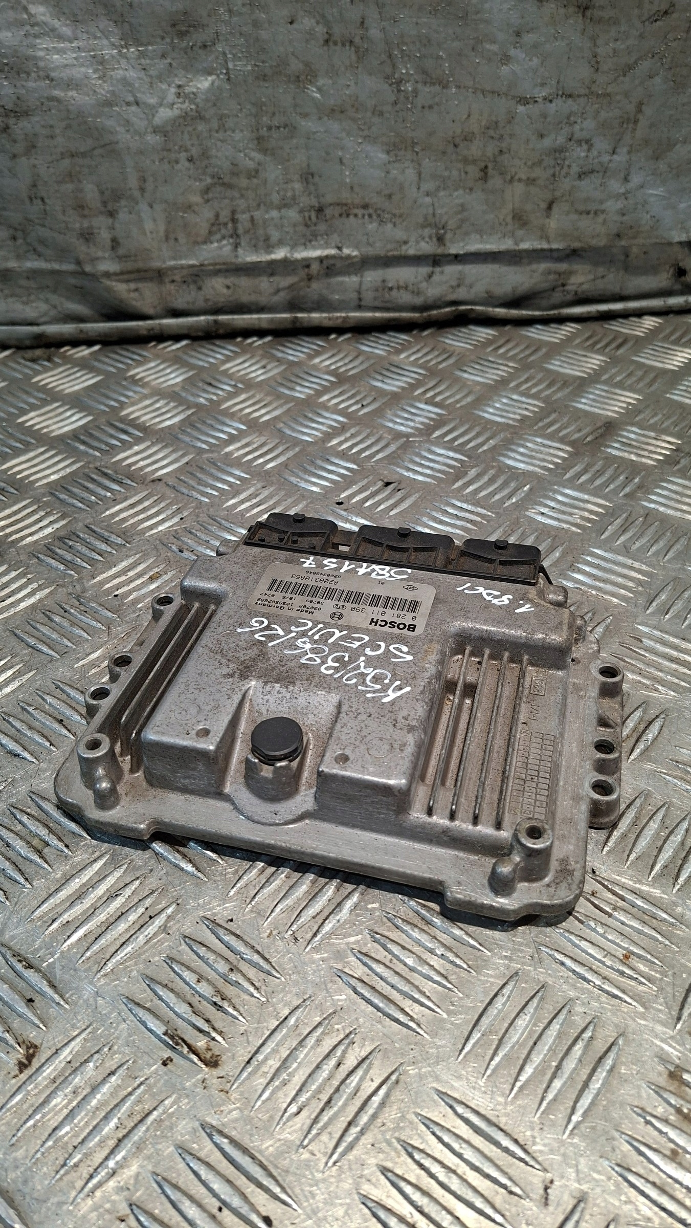 control unit of the engine RENAULT SCENIC II 1.9DCI