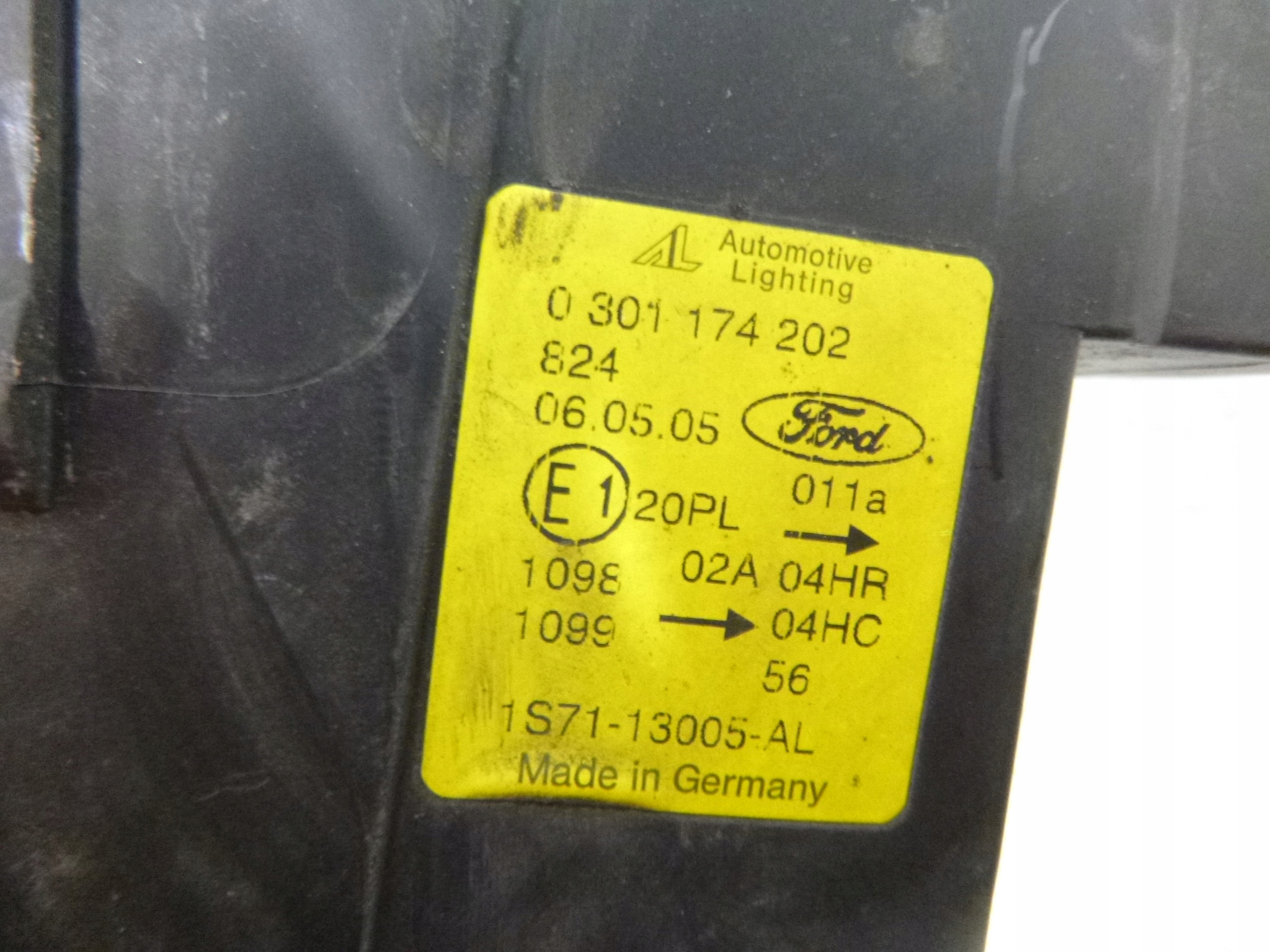 light front right Ford Mondeo III 2006r. 0301174202
