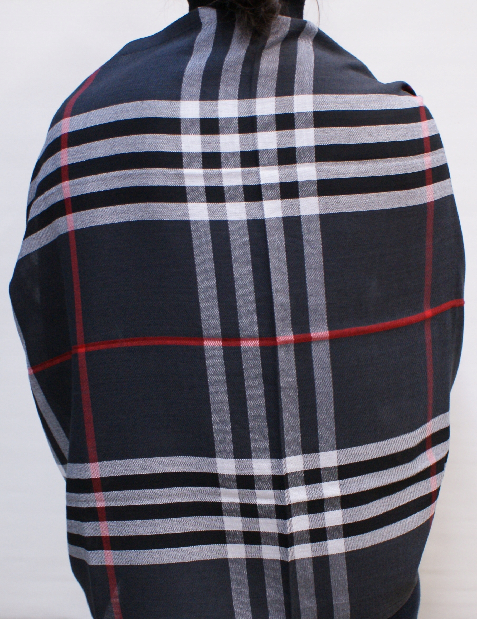 Szal w kratę angielską z frędzlami, stylowy szalik Marka inna