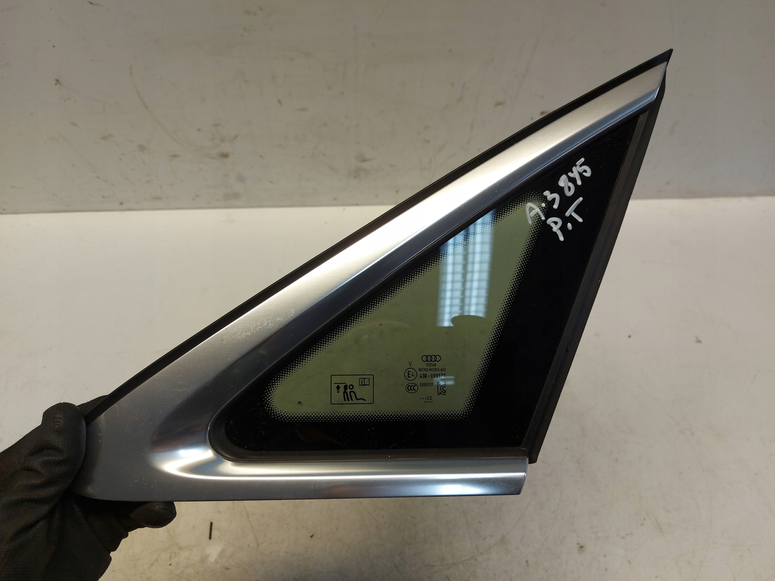 AUDI A3 8Y5 sedan window bodywork right rear part