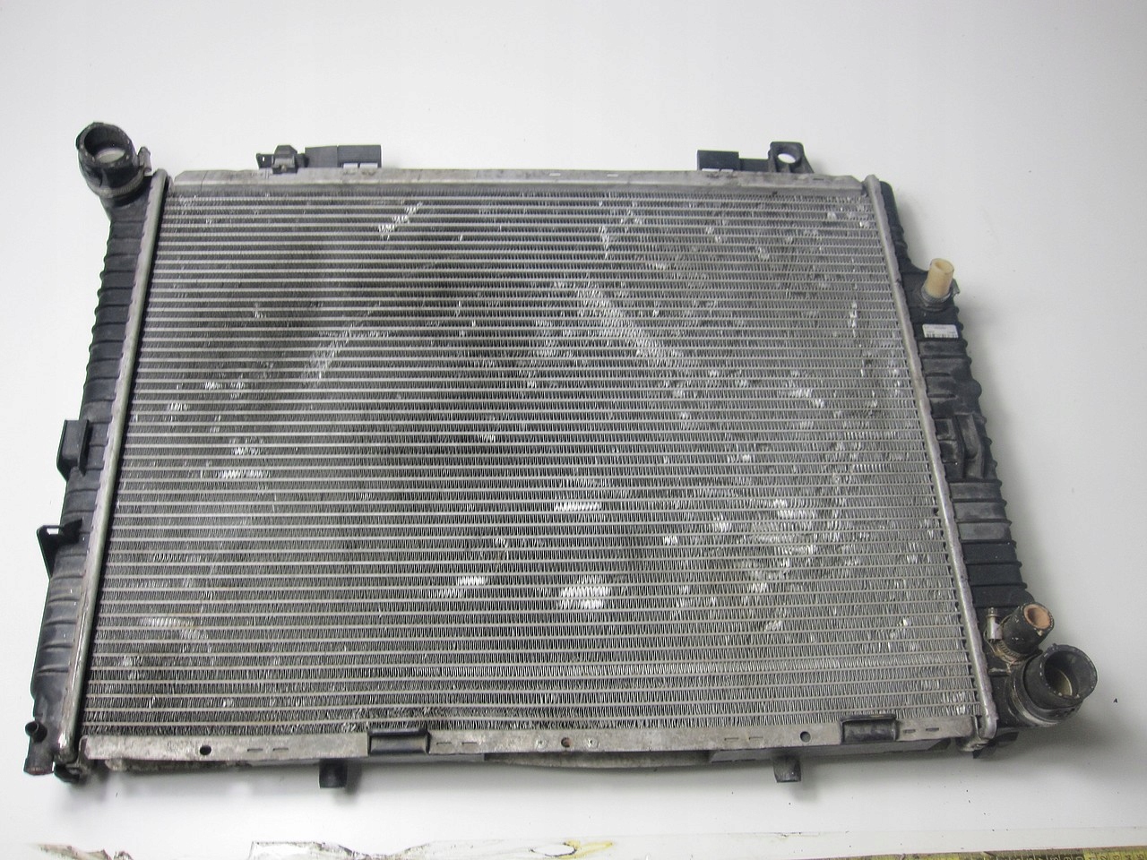 CHŁODNICA WODY MERCEDES W210 2.0 97R 63,5CM