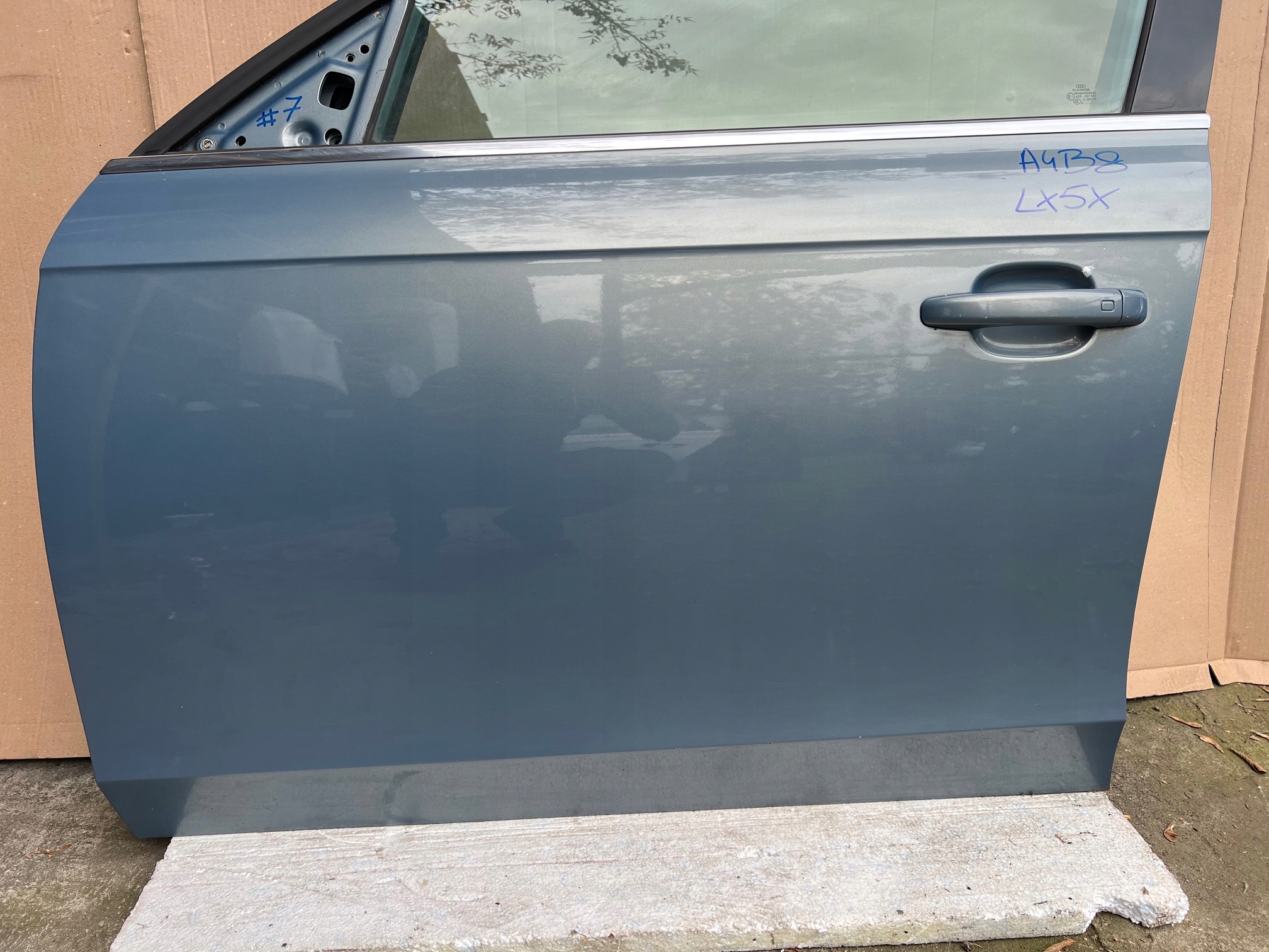 AUDI A4 B8 door left front left front LX5X