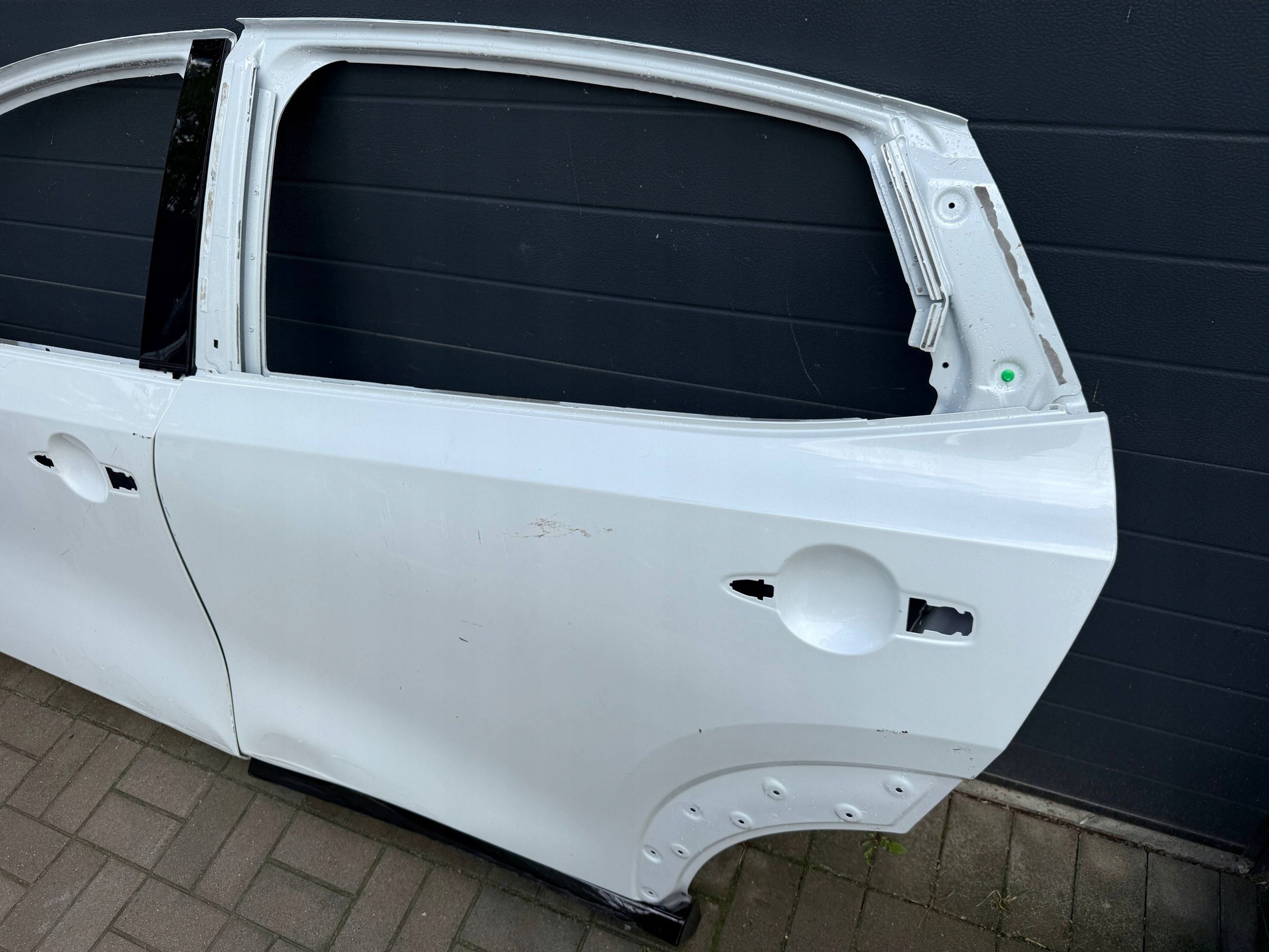 Nissan Ariya 21- Tür links heck hinten
