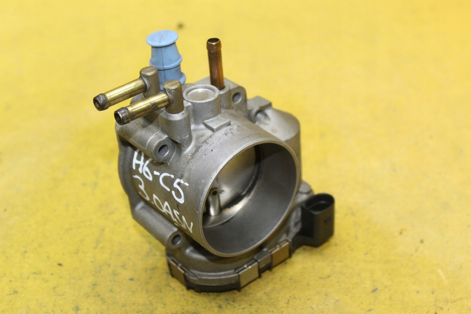Audi OE 078133062B ДРОССЕЛЬНАЯ ЗАСЛОНКА