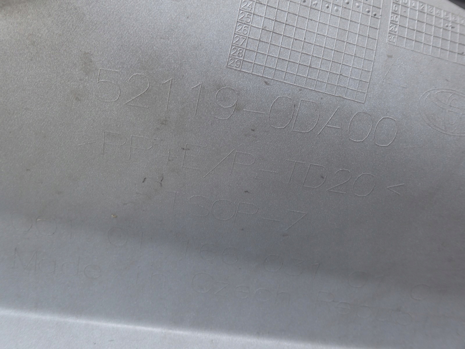 bumper front front TOYOTA YARIS 4 IV P21