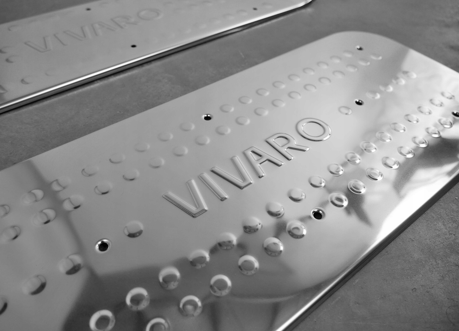 Nakładki listwy progowe Opel Vivaro 2001-2014 Producent Omtec