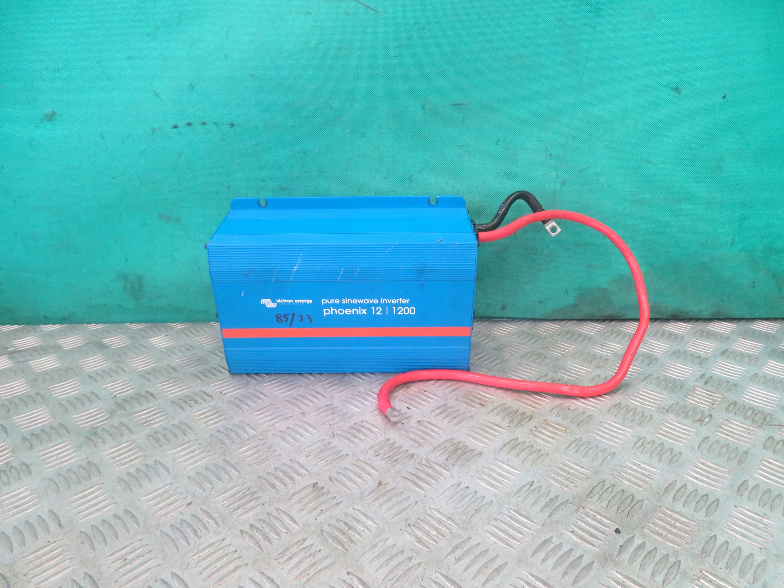 Victron energy phoenix 12/1200