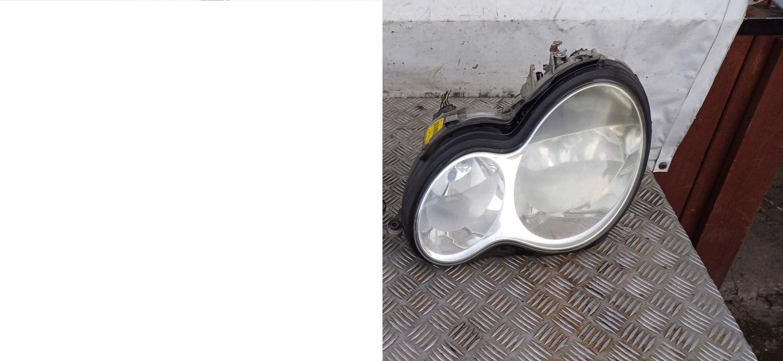 MERCEDES W203 light left front LIFT A2038203161