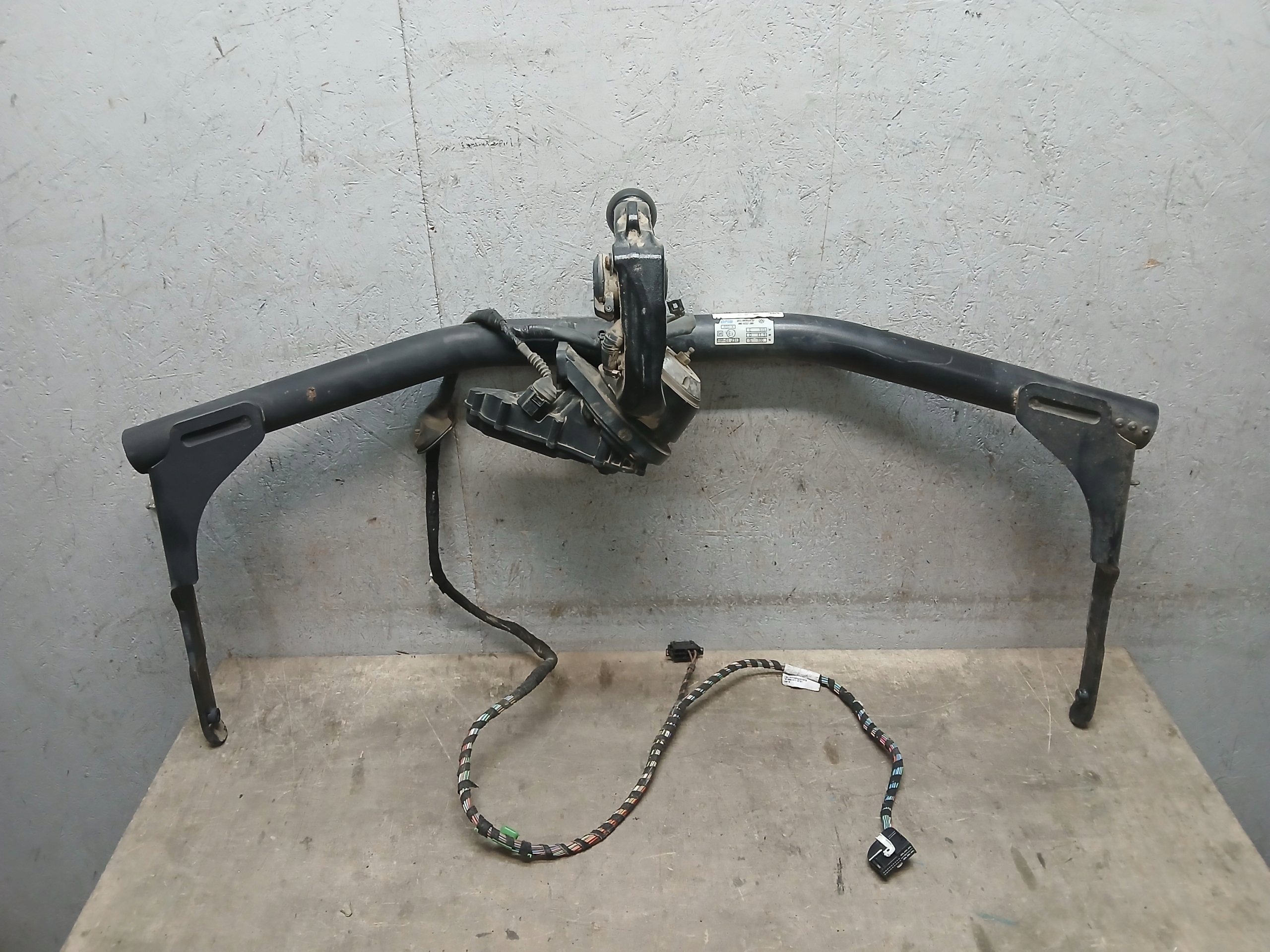 tow VW PASSAT B8 3G9 3G9803881C