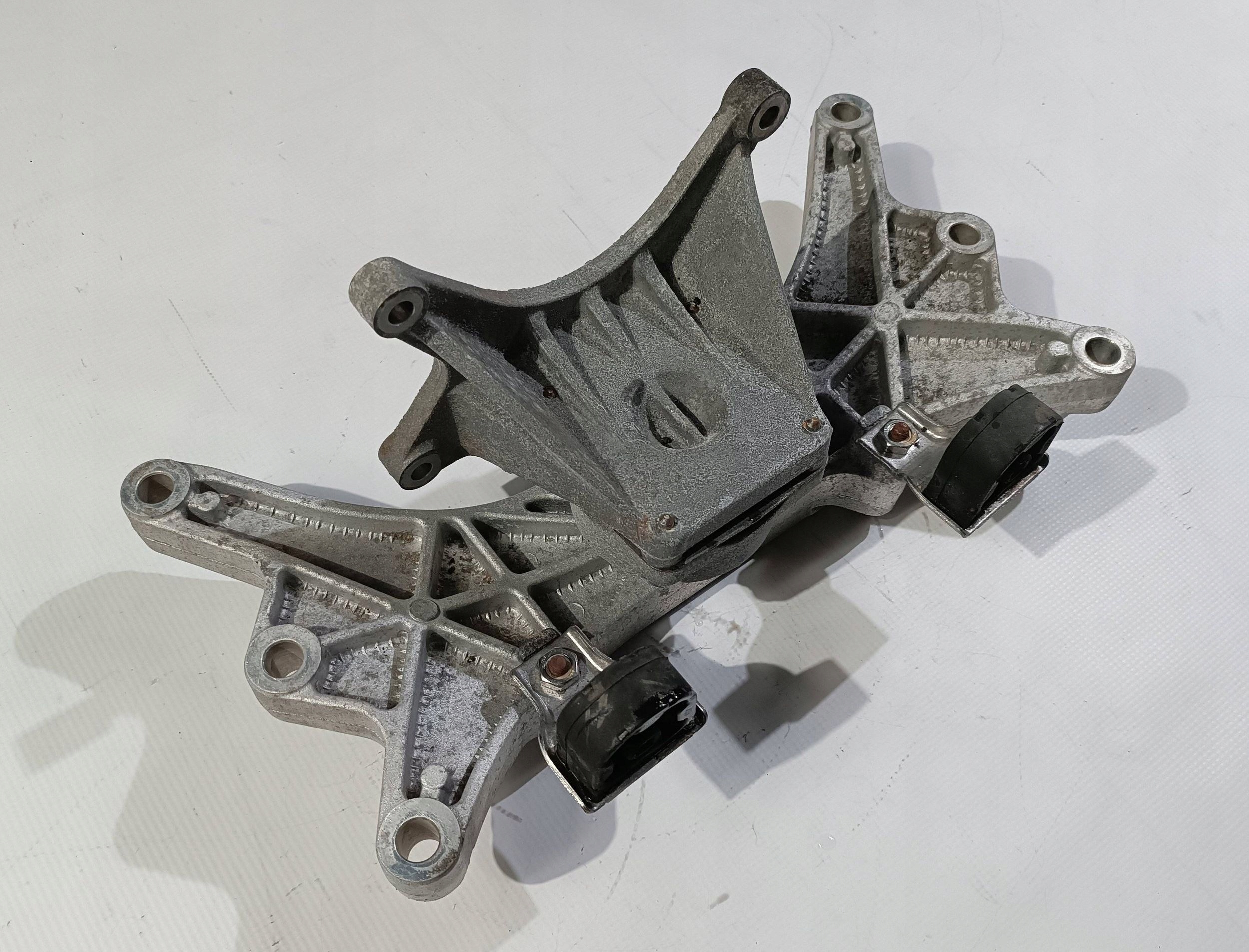 supporto Supporto cambio ingranaggi Maserati Ghibli 3.0 SQ4 2013
