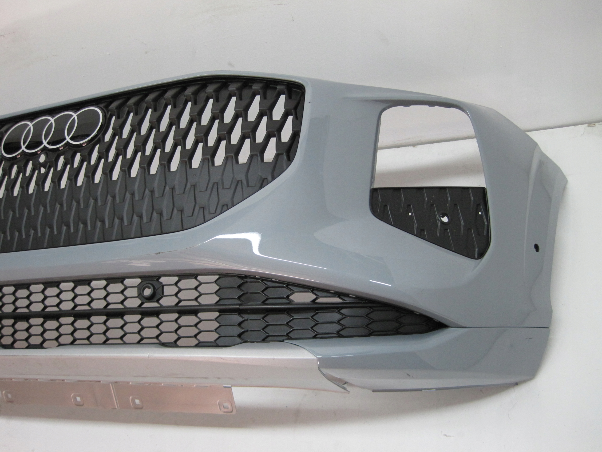 bumper AUDI Q3 83H 25R front front