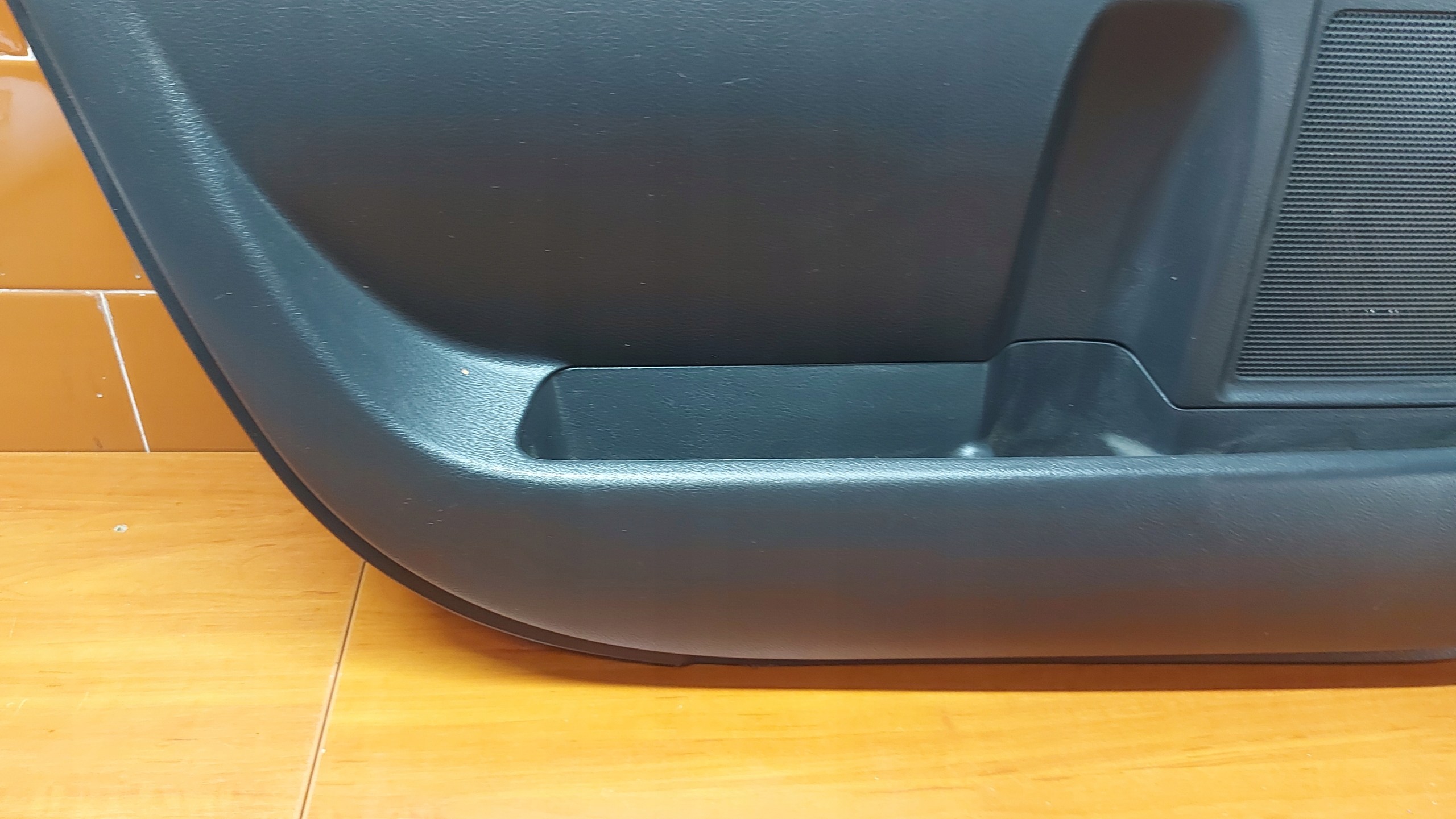 upholstery side door left left rear part TOYOTA COROLLA VERSO II 04