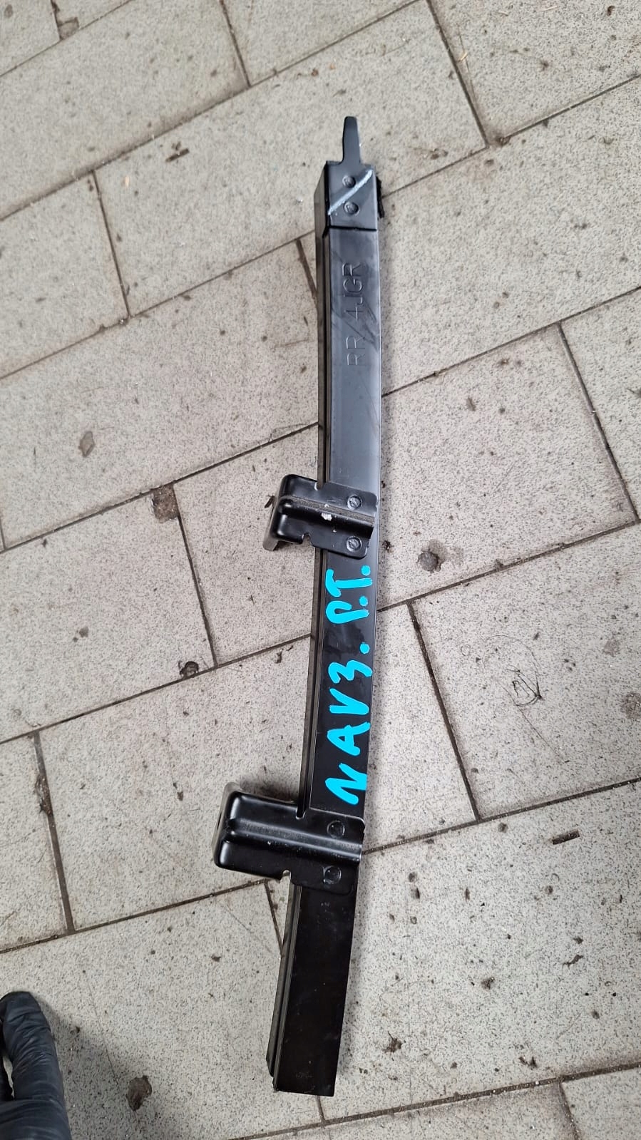 PROWADNICA windows door rear part NAVARA IV D23 NP300