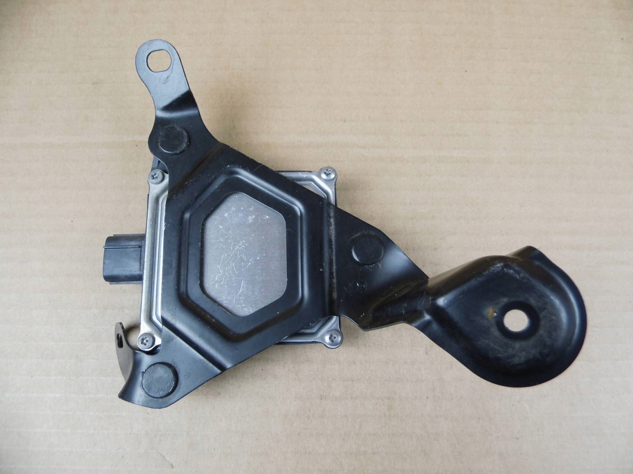 Toyota C-HR 2016-2022 sensor module martwego punktu pola left