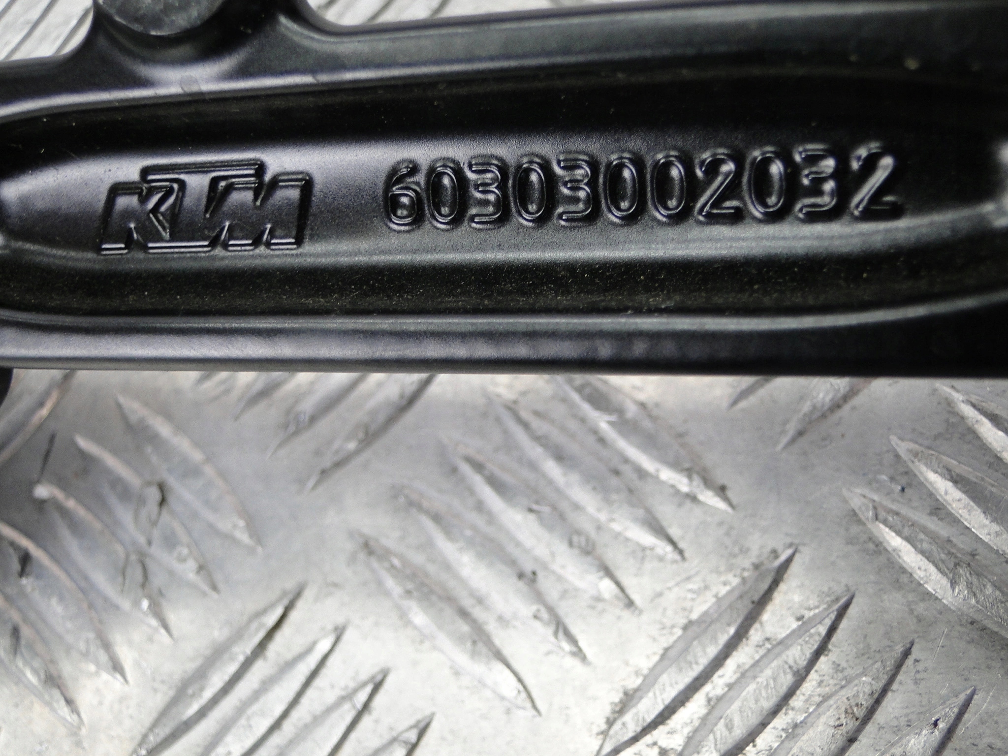 KTM 1290 ADVENTURE S 2019 RAMA POMOCNICZA Version European