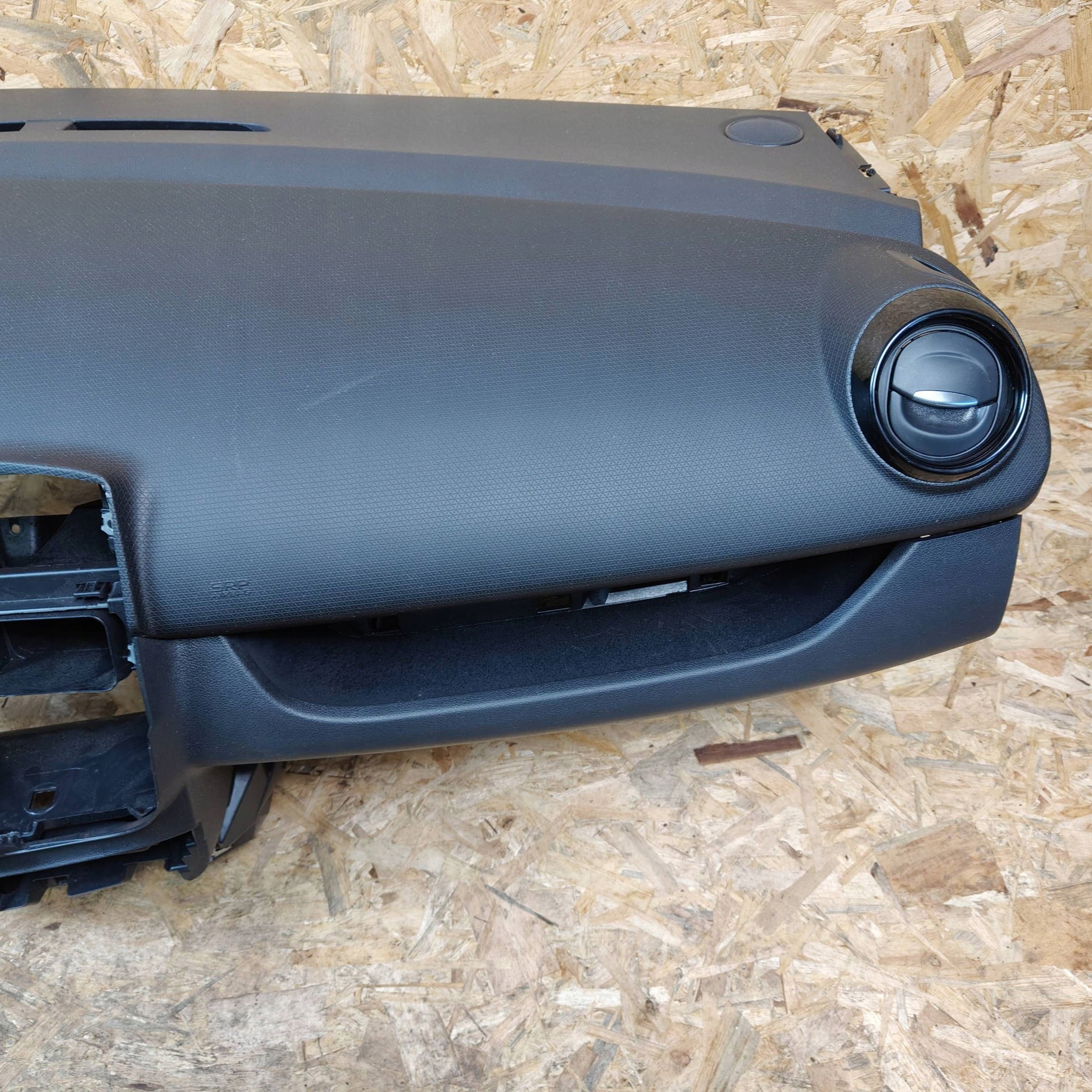 dashboard instrument panel Renault Clio IV