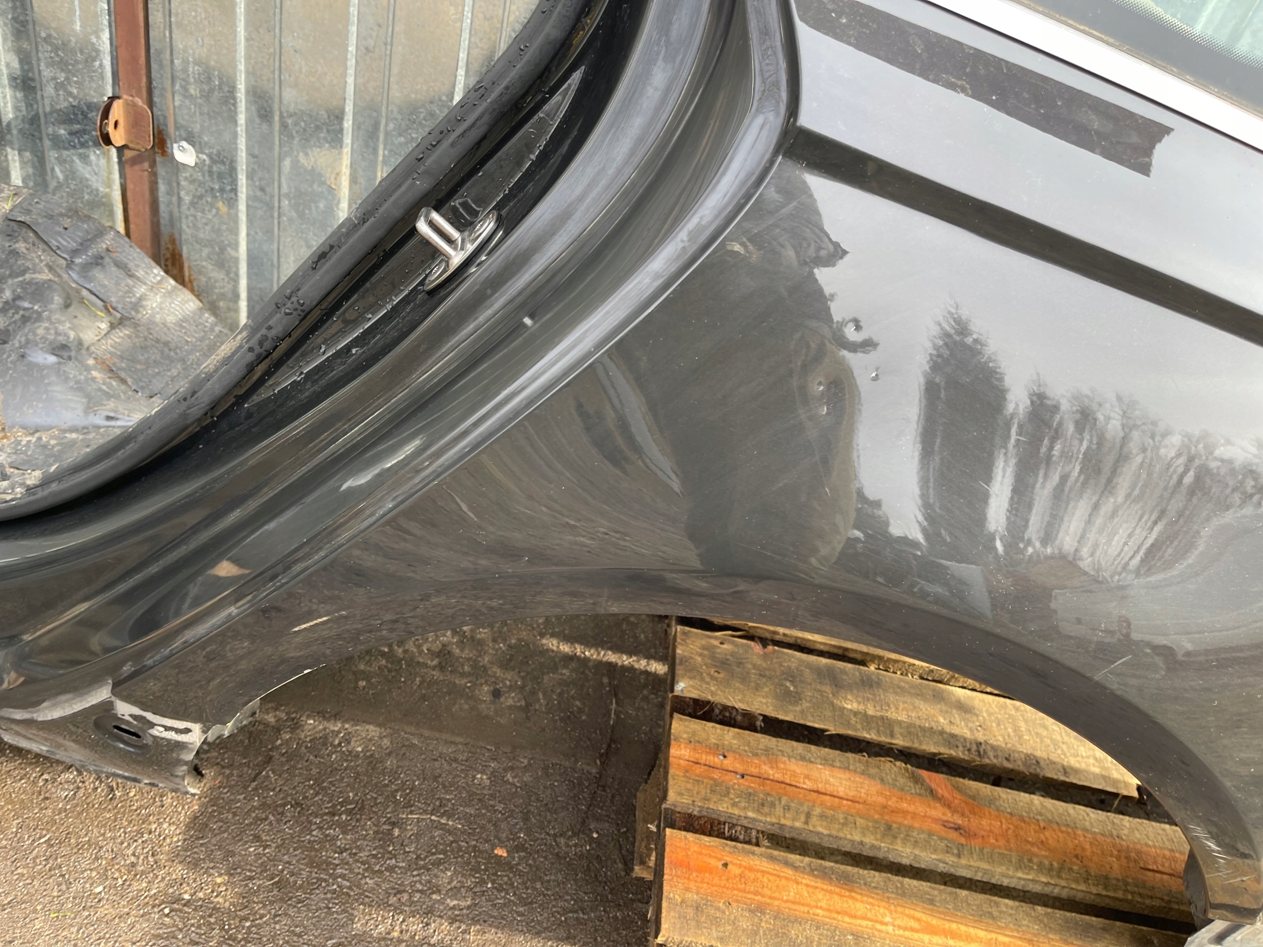 quarter fender threshold rear part left side AUDI A6 C7 sedan LX7U