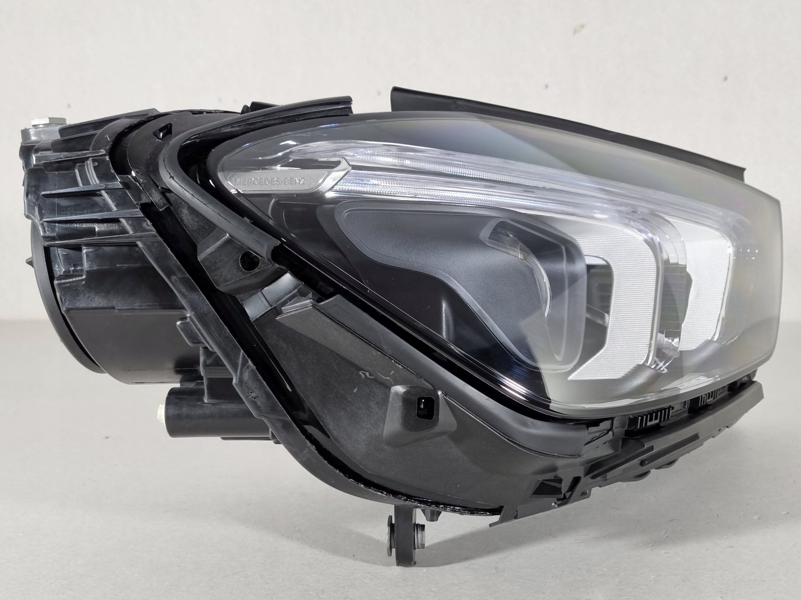 MERCEDES GLE W167 FULL LED PERFORMANCE LAMPA PRAWA Strona zabudowy prawa