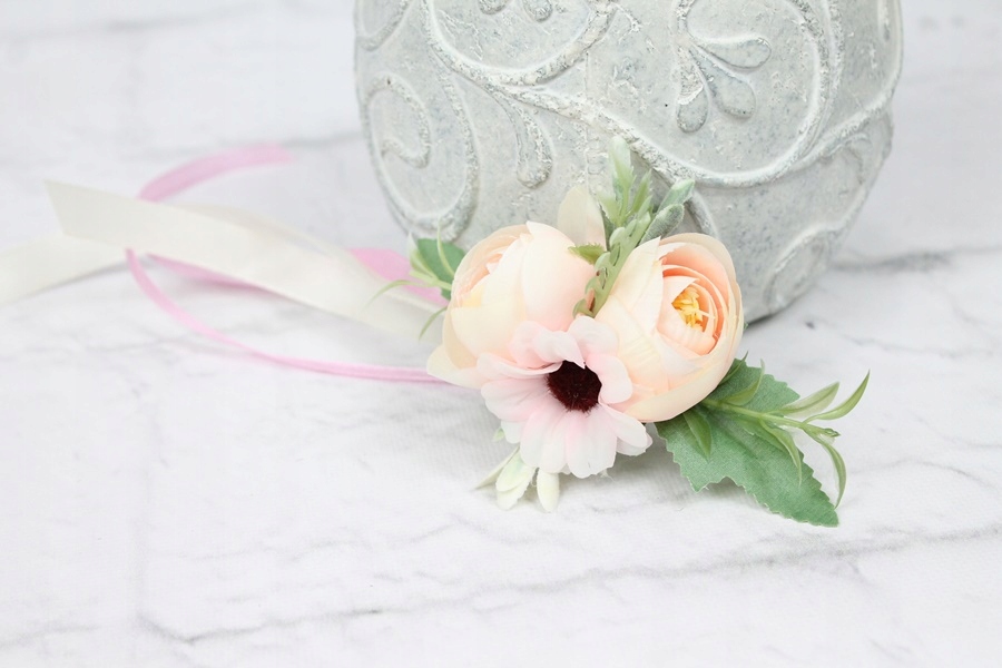 Kotylion na rękę bukiecik ślubny peoni PUDROWY RÓŻ Cechy dodatkowe brak