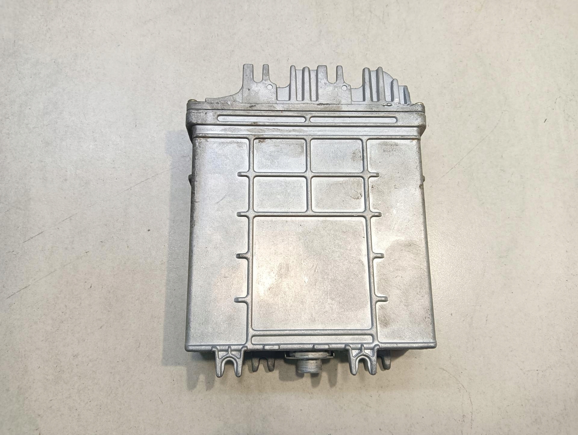 control unit of the engine PRIMERA II 2.0 TD 0281001629