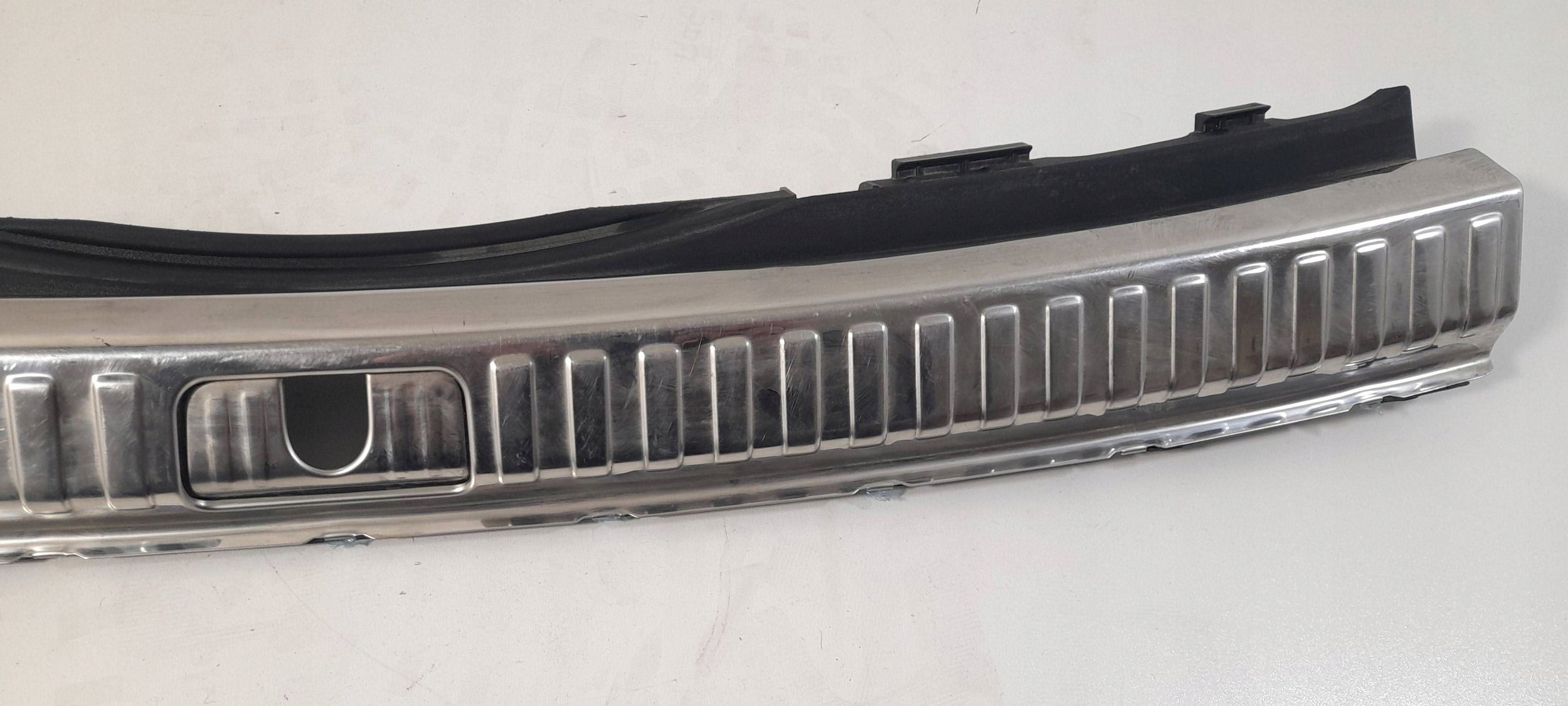 Audi A6 S6 C8 4K cap of the threshold boot 4K9864483 (T379)