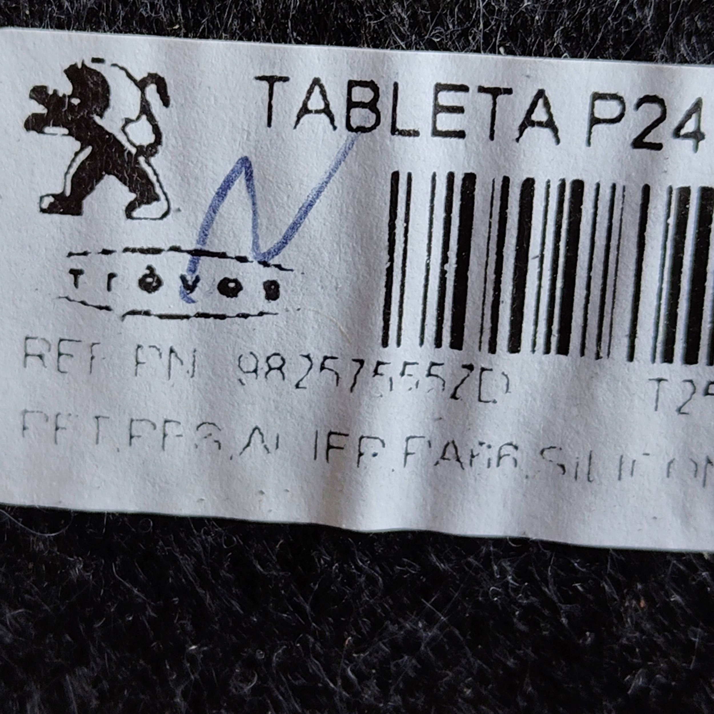 plato boot Peugeot 2008 II 98257555ZD