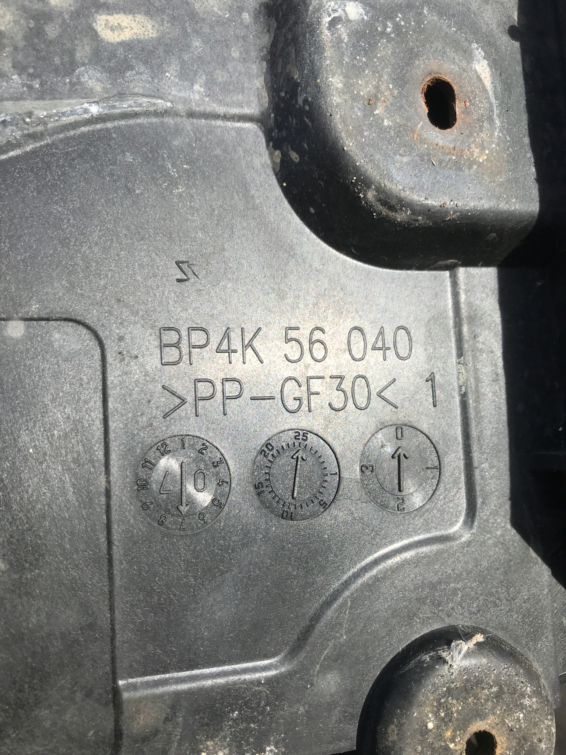 obal akumulátoru MAZDA 3 BK BP4K56040