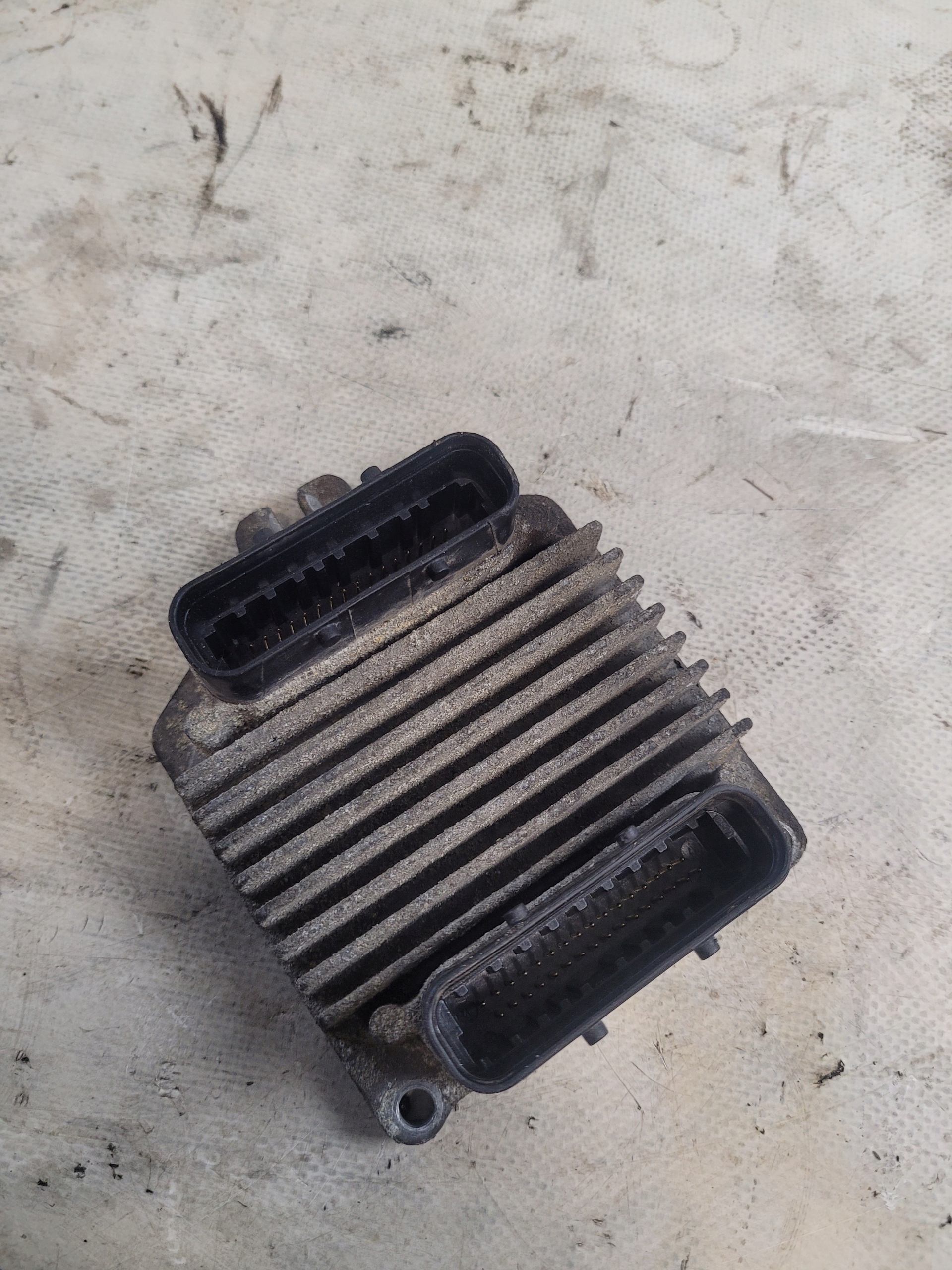 control unit computer of the engine OE 16228919 OPEL ASTRA G II 1.6B