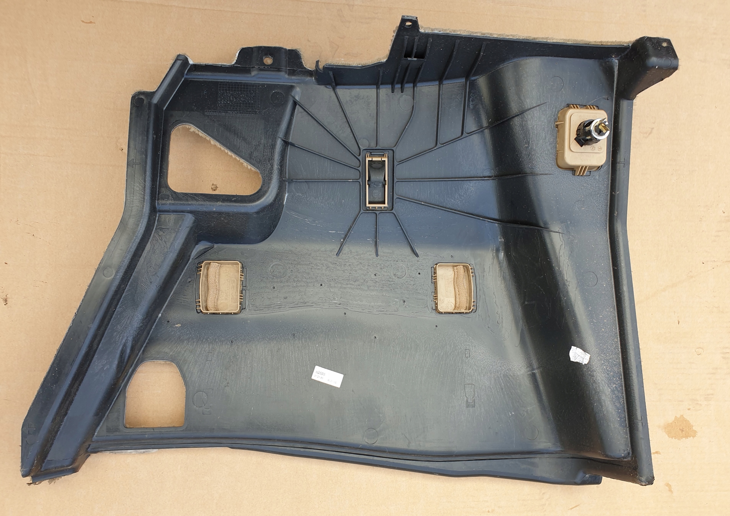side upholstery boot left adapter ZAPALNICZKI 12V BMW 3 E91 ZOLTA OE