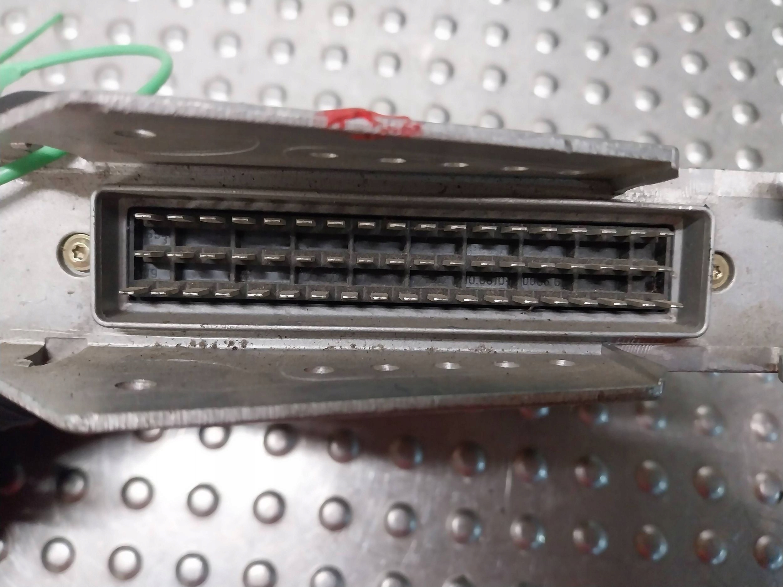 computer control unit ABS 1H0907379B VW GOLF III VENTO TOLEDO and PASSAT B4
