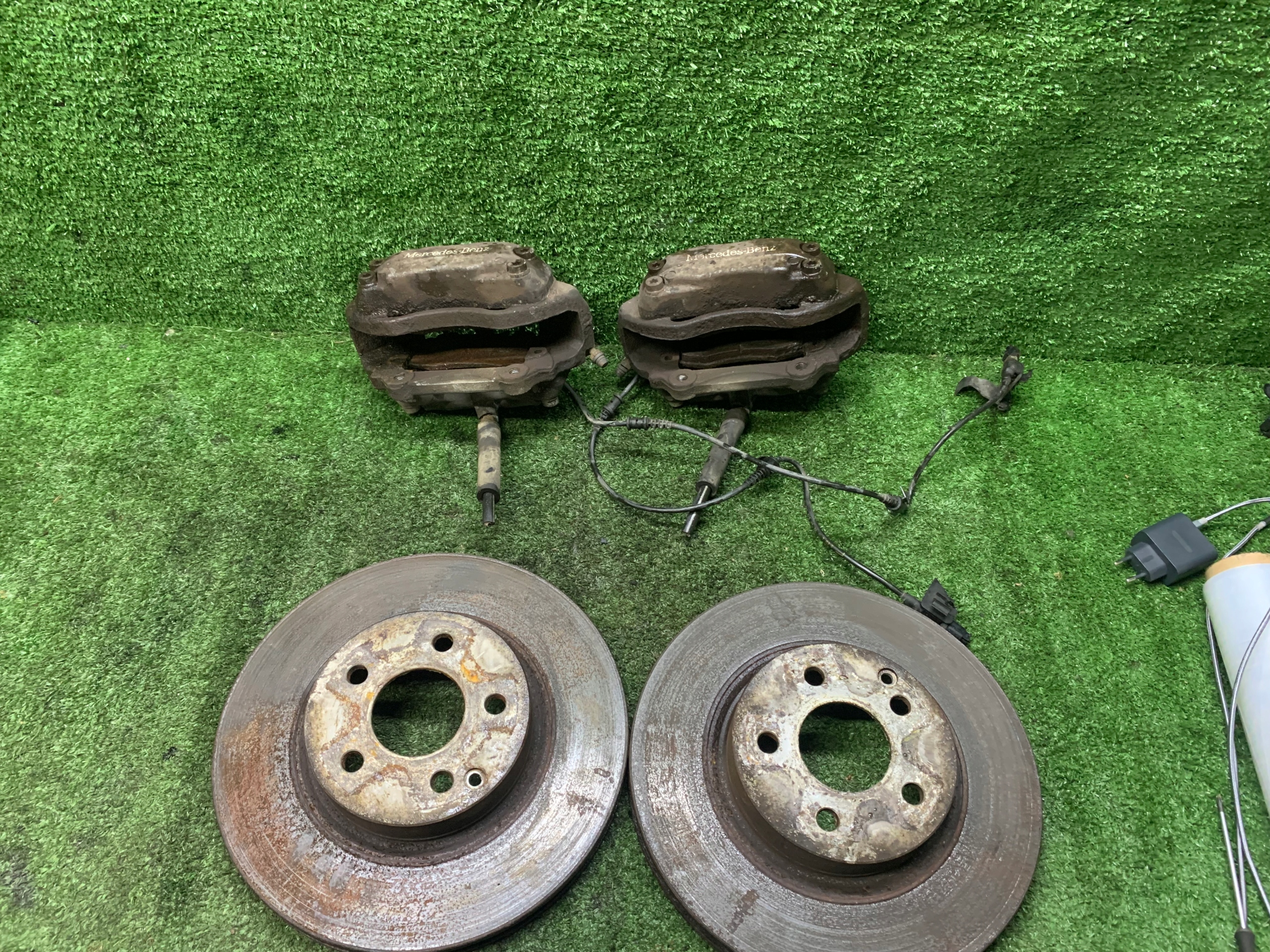Mercedes w211 zacisk zaciski przód przednie tarcza BREMBO przedni w211