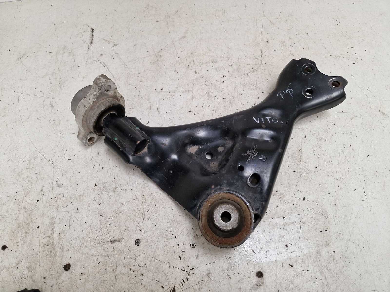 arm front front right Mercedes Vito W639