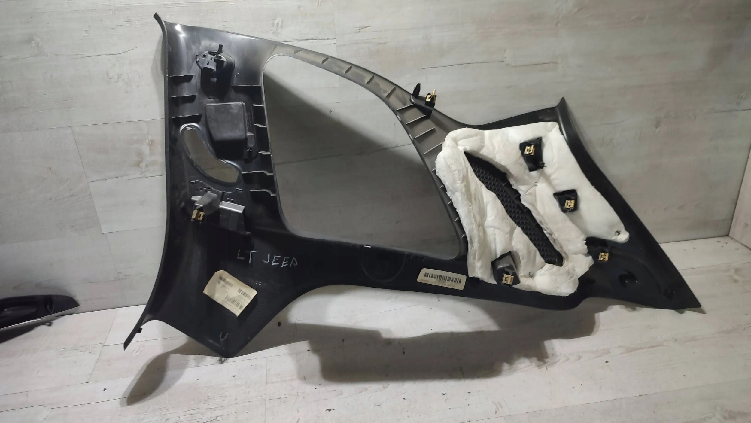 Jeep Cherokee 2015 rear part side left cover upper slupka / D