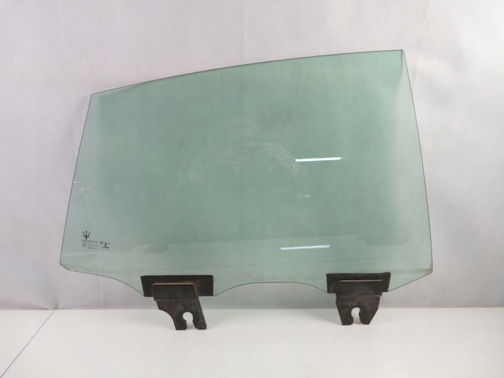 Стекло задней правой двери Maserati Levante AS2 16