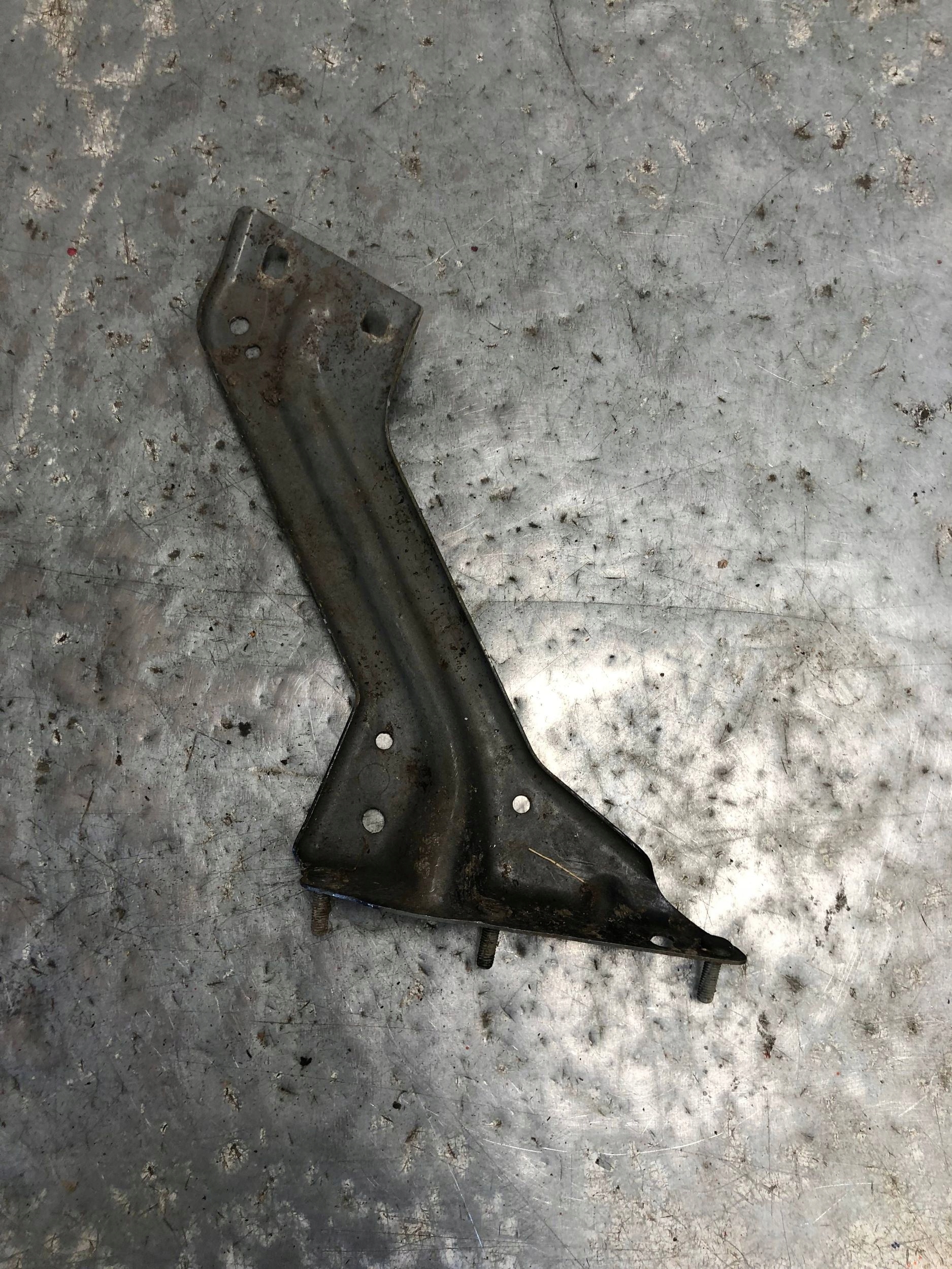 Console Support plaque Aile Droite Avant AUDI Q5 8R0821136