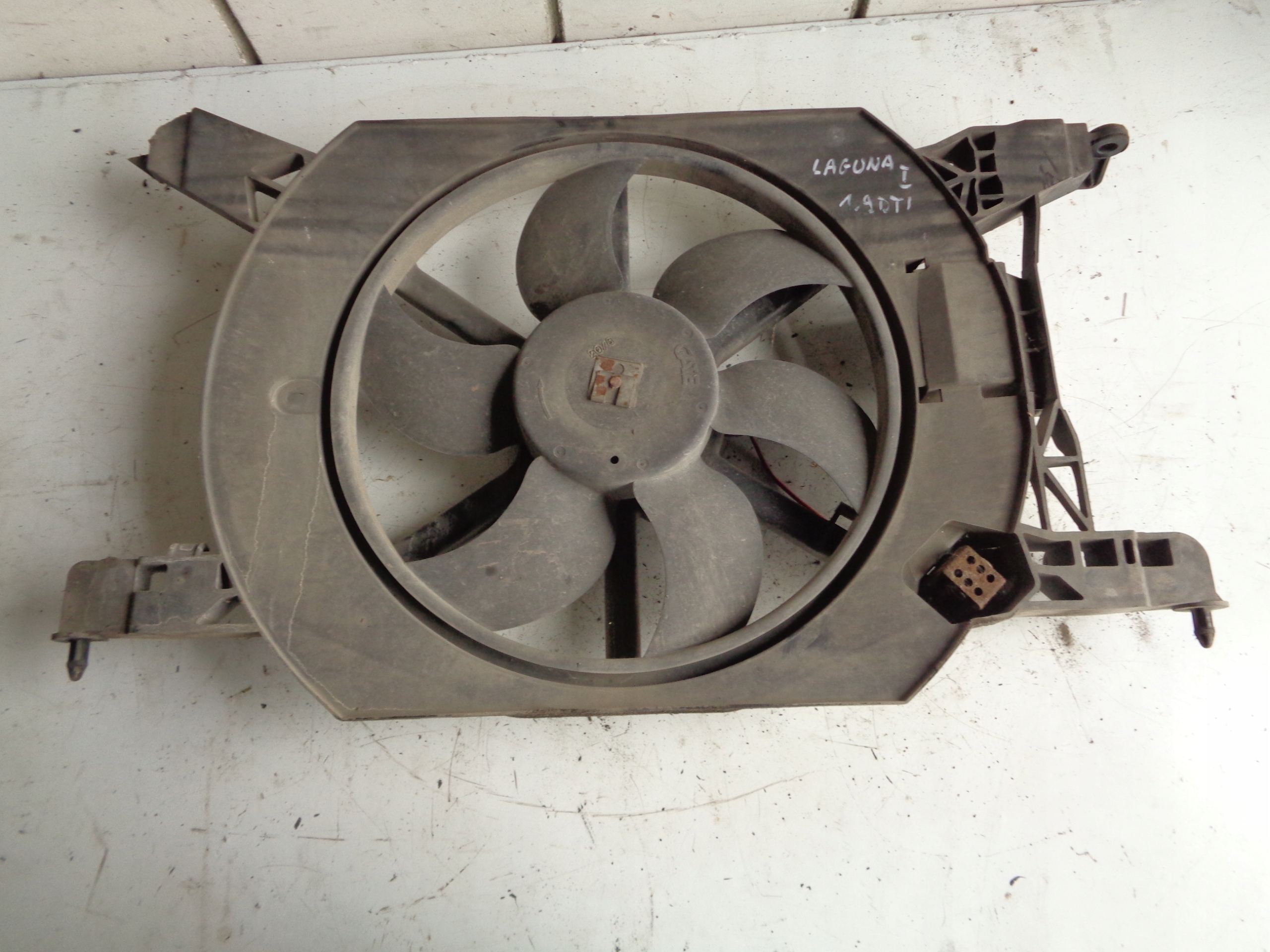 Фото вентилятора фото вентилятор renault лагуна 1. Радиатор на рено магмум 1998г. Вентиляторы лагуна 1. Вентиляторы лагуна 1. Вентиляторы лагуна 1.