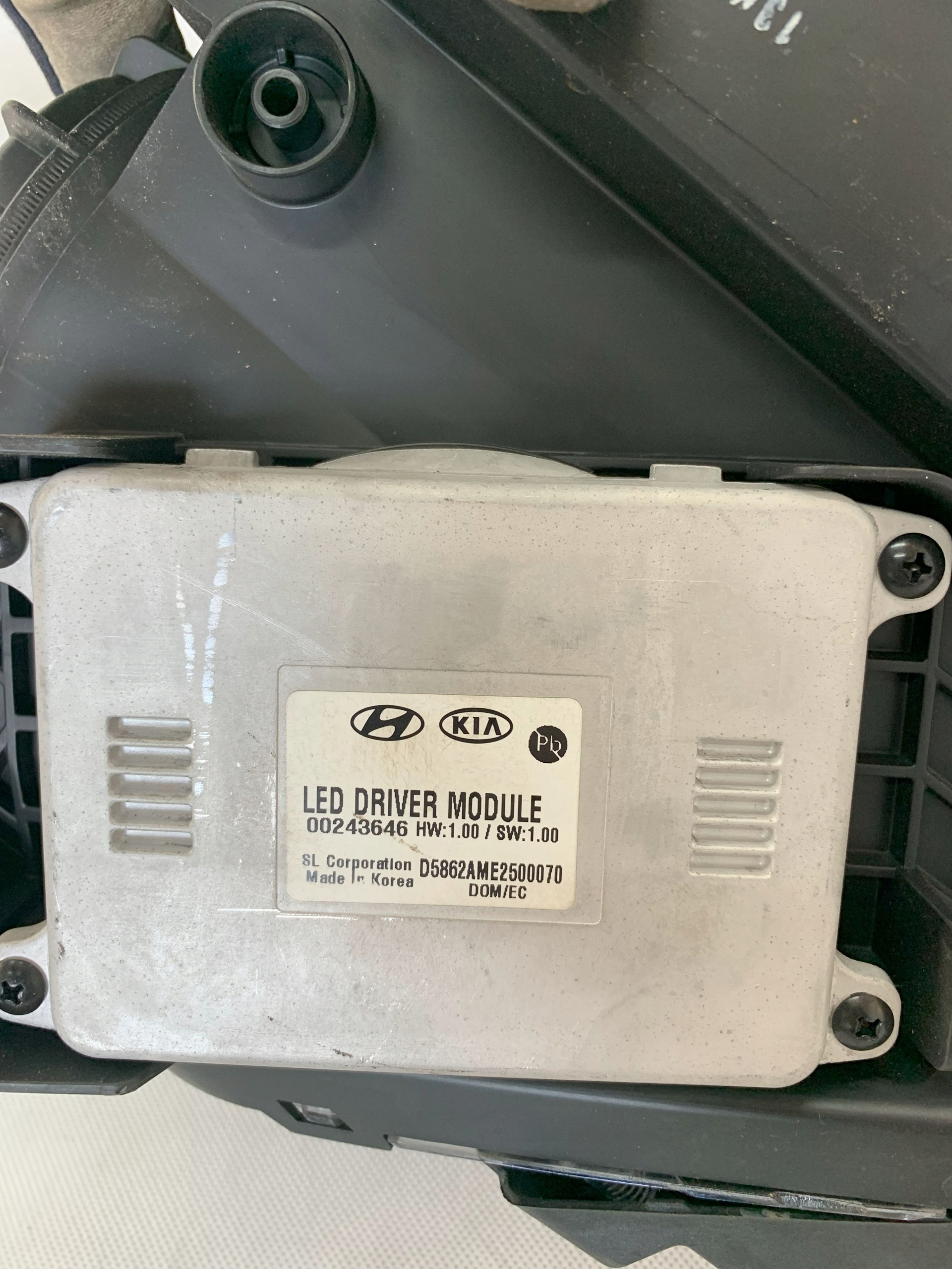 Reflektor left Kia Stonic FL 20r Lift 2020 92101-H8 04.25