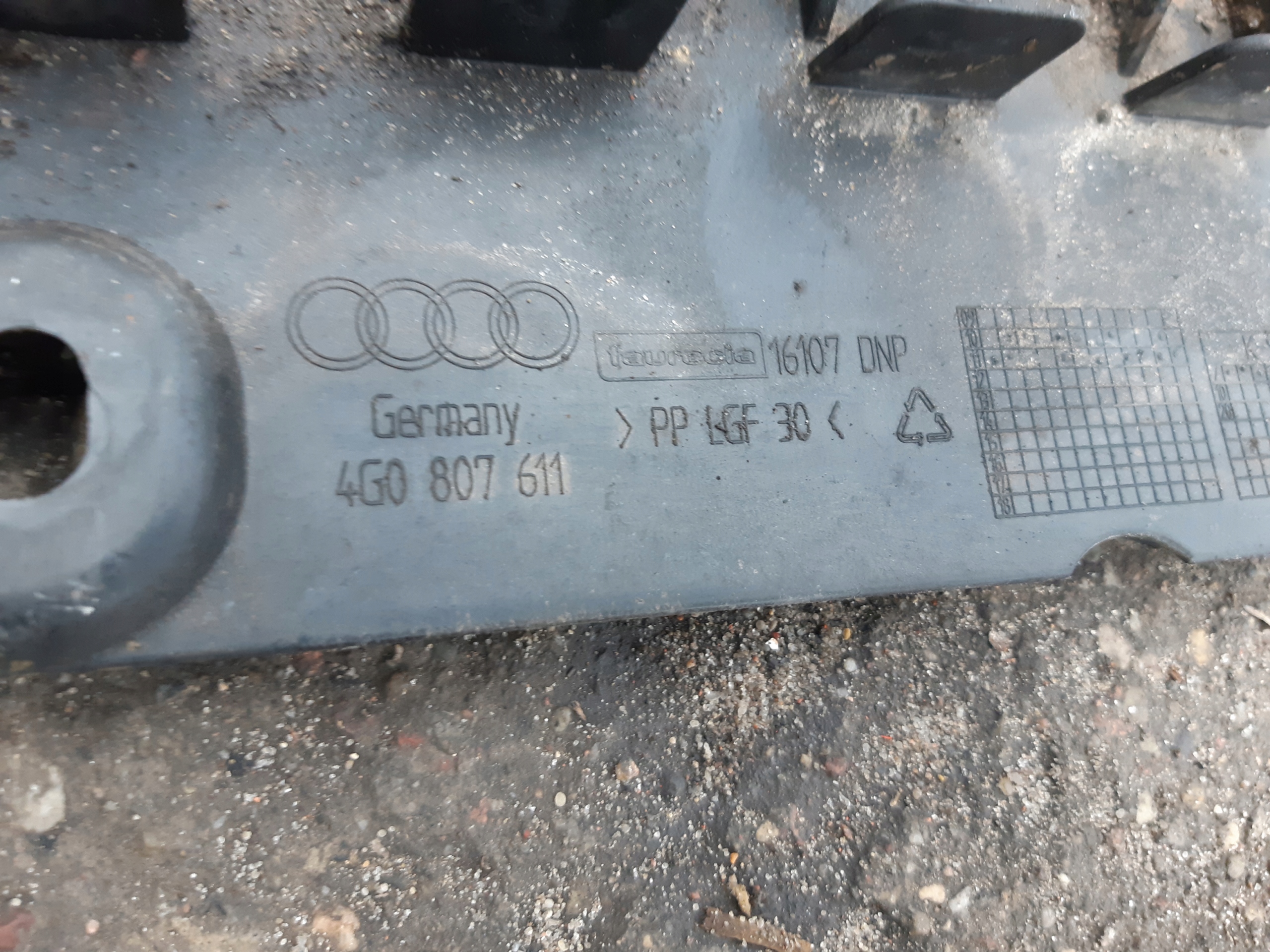 AUDI A6 C7 cover cover below bumper front front 4G0807611