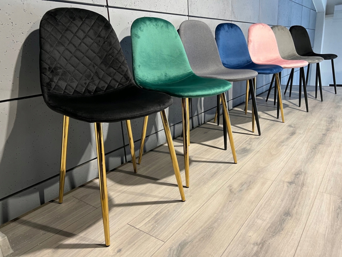 Krzesło tapicerowane GLAMOUR pikowane welur czarny tkanina aksamit LUGANO Wysokość mebla 89 cm