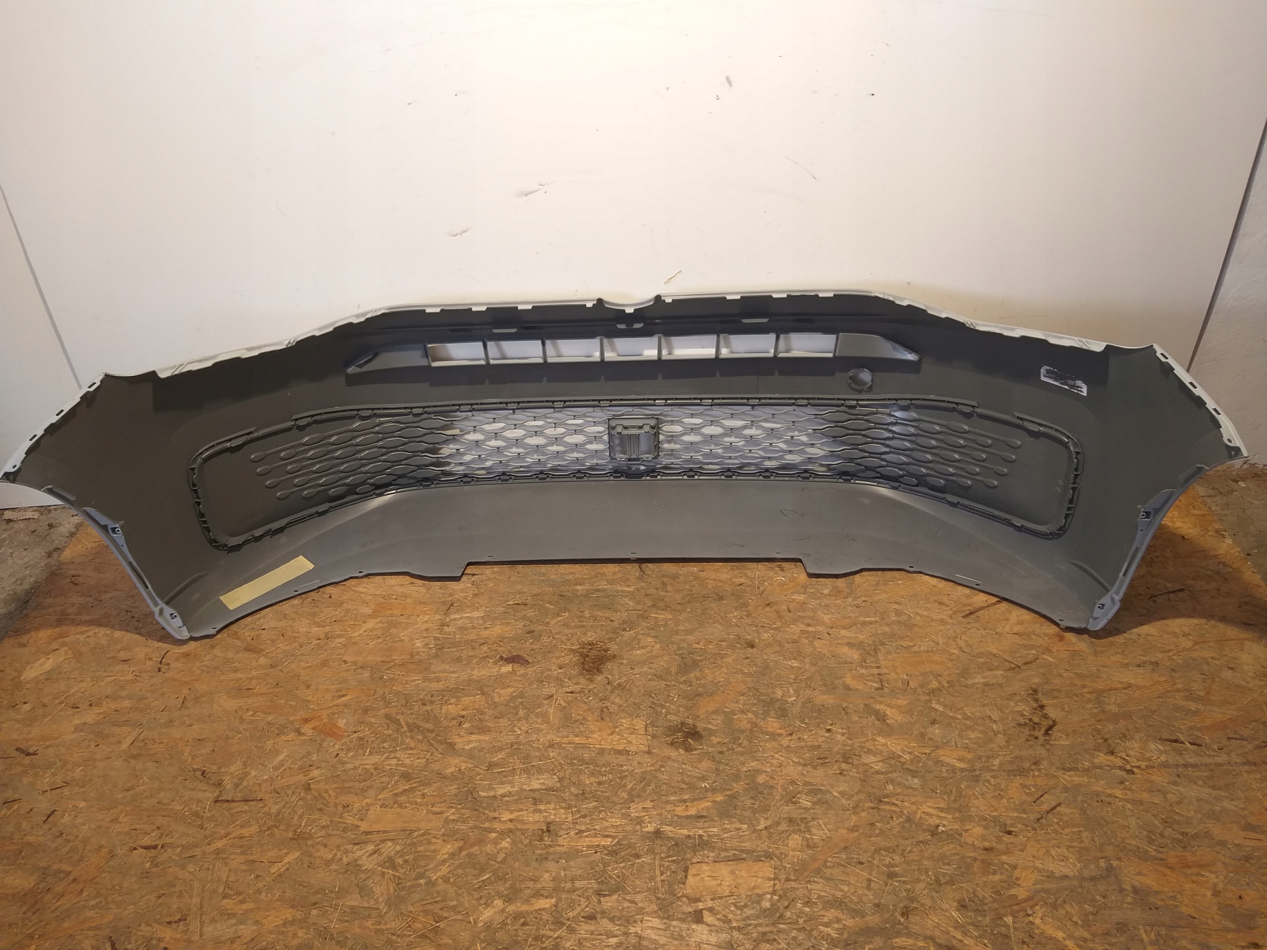 bumper front VW Volkswagen Caddy V 2K7 2K7807221A