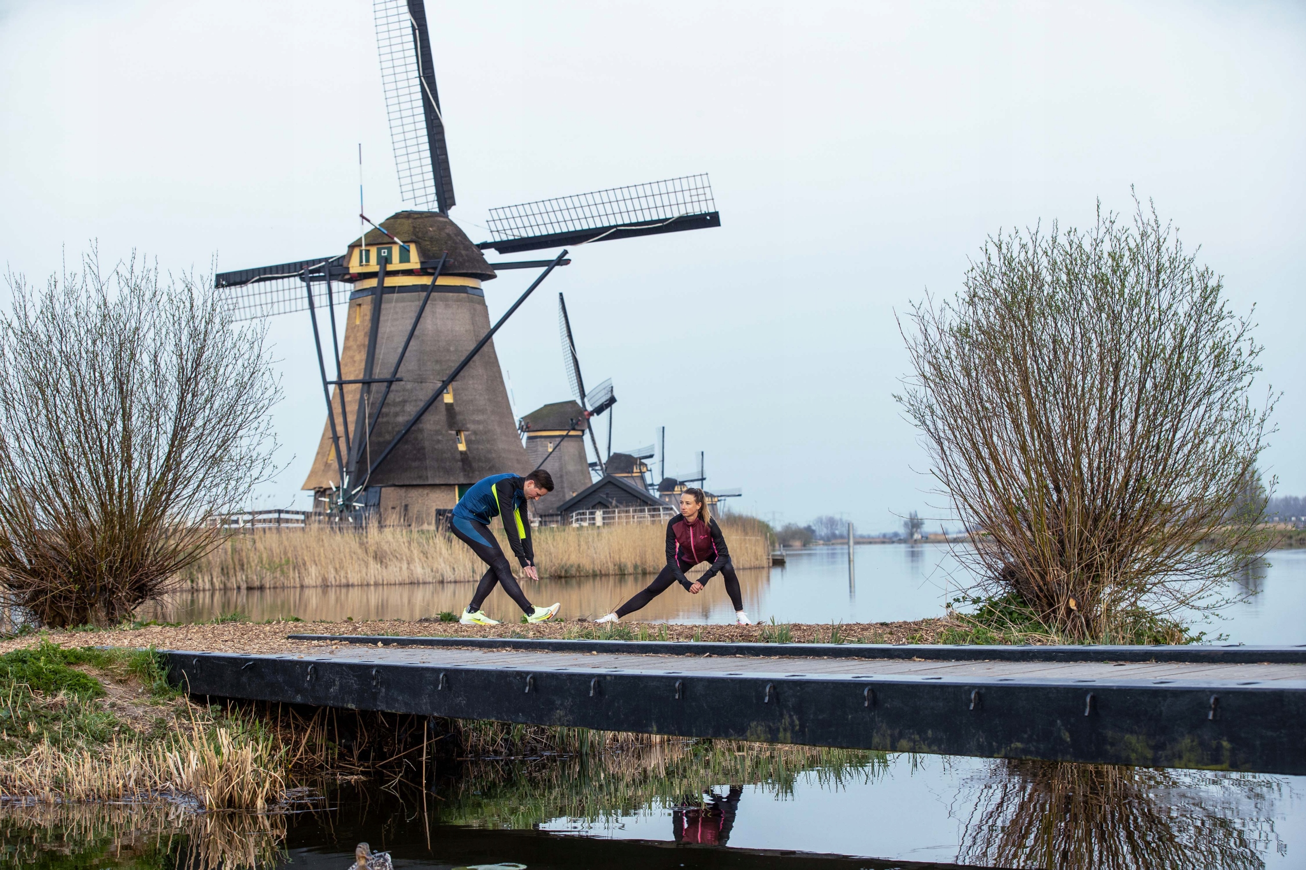 Rogelli ENJOY II - damska kurtka do biegania Kod producenta ROG352011.2XL