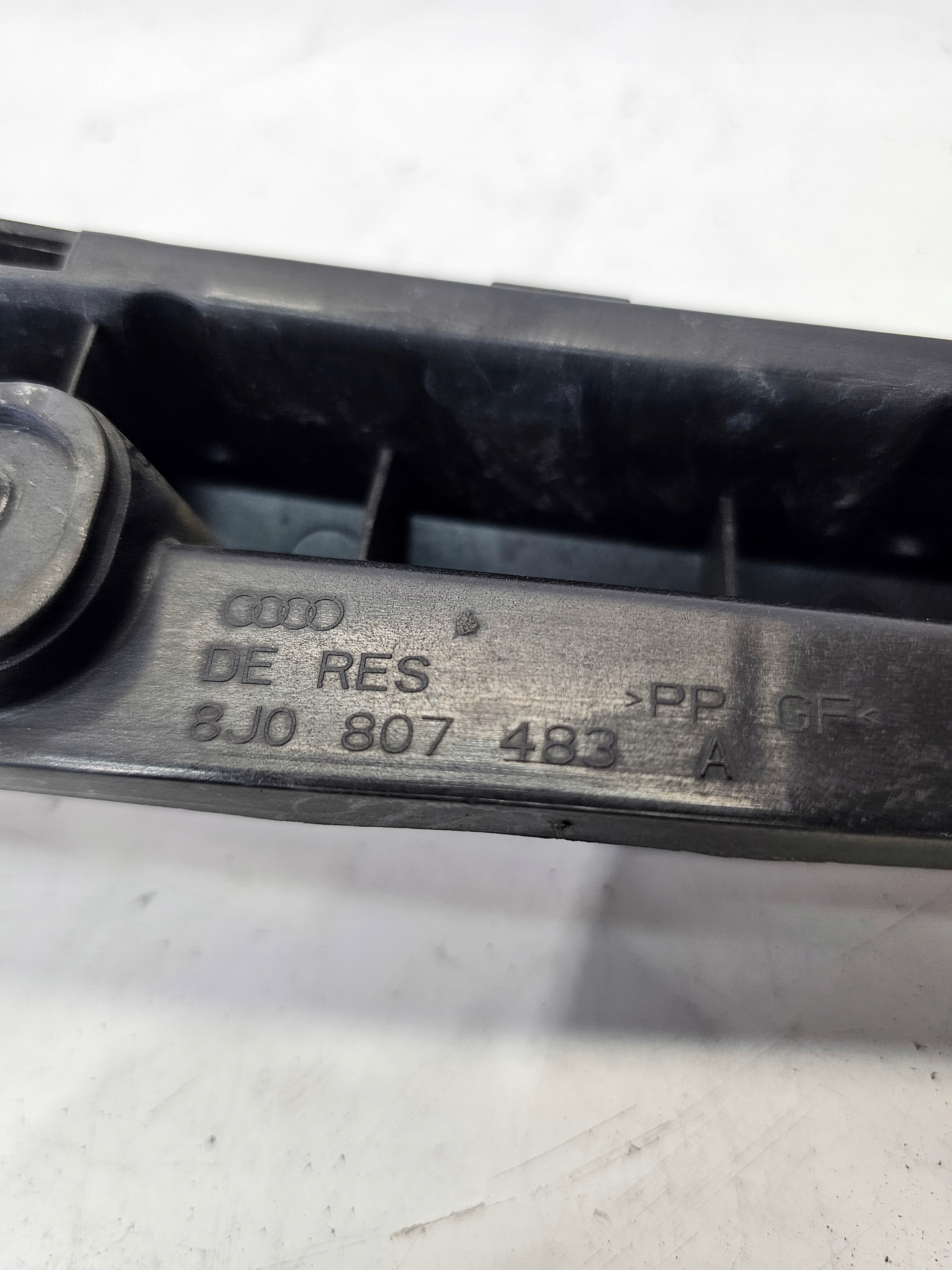 bumper bracket left rear part AUDI TT 8J 8J0807483A