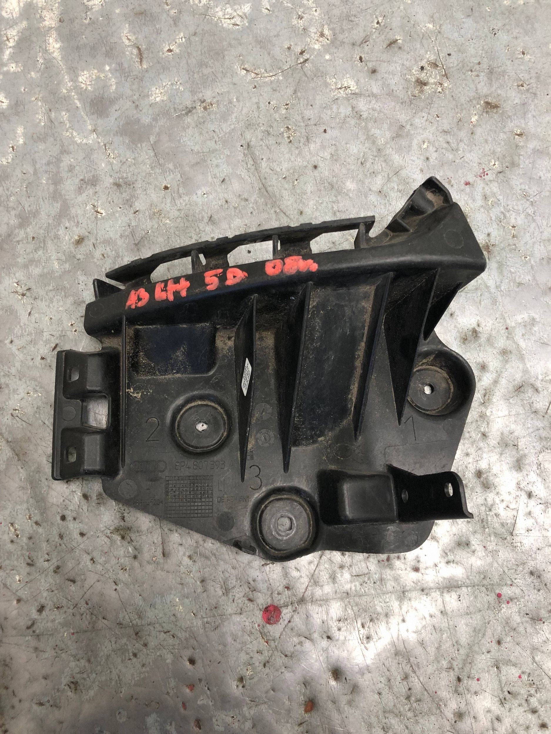 bumper bracket left rear part AUDI A3 8P LIFT 5D 8P4807393A